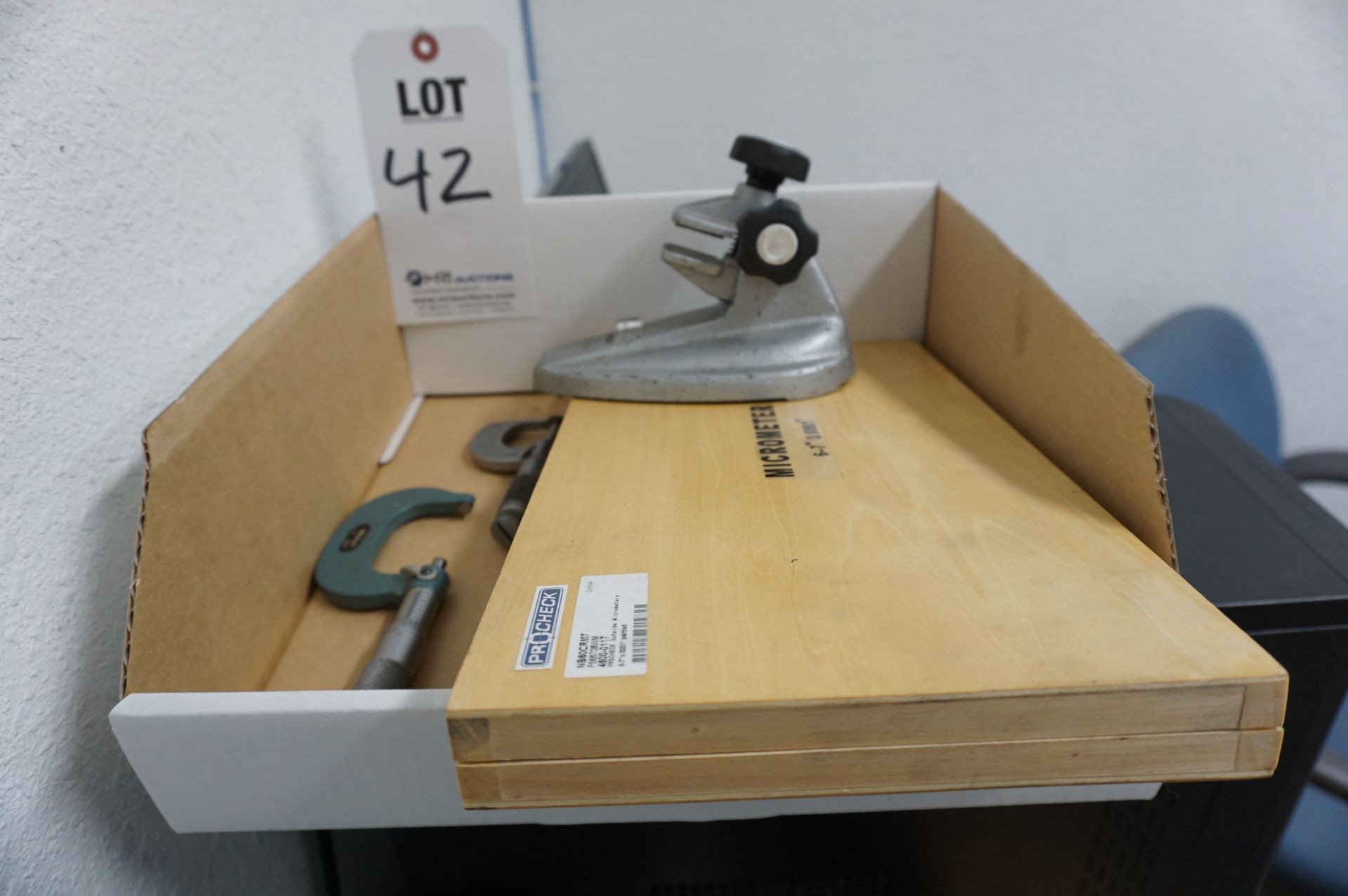 LOT TO INCLUDE: MISC. MICROMETERS AND MICROMETER VISE