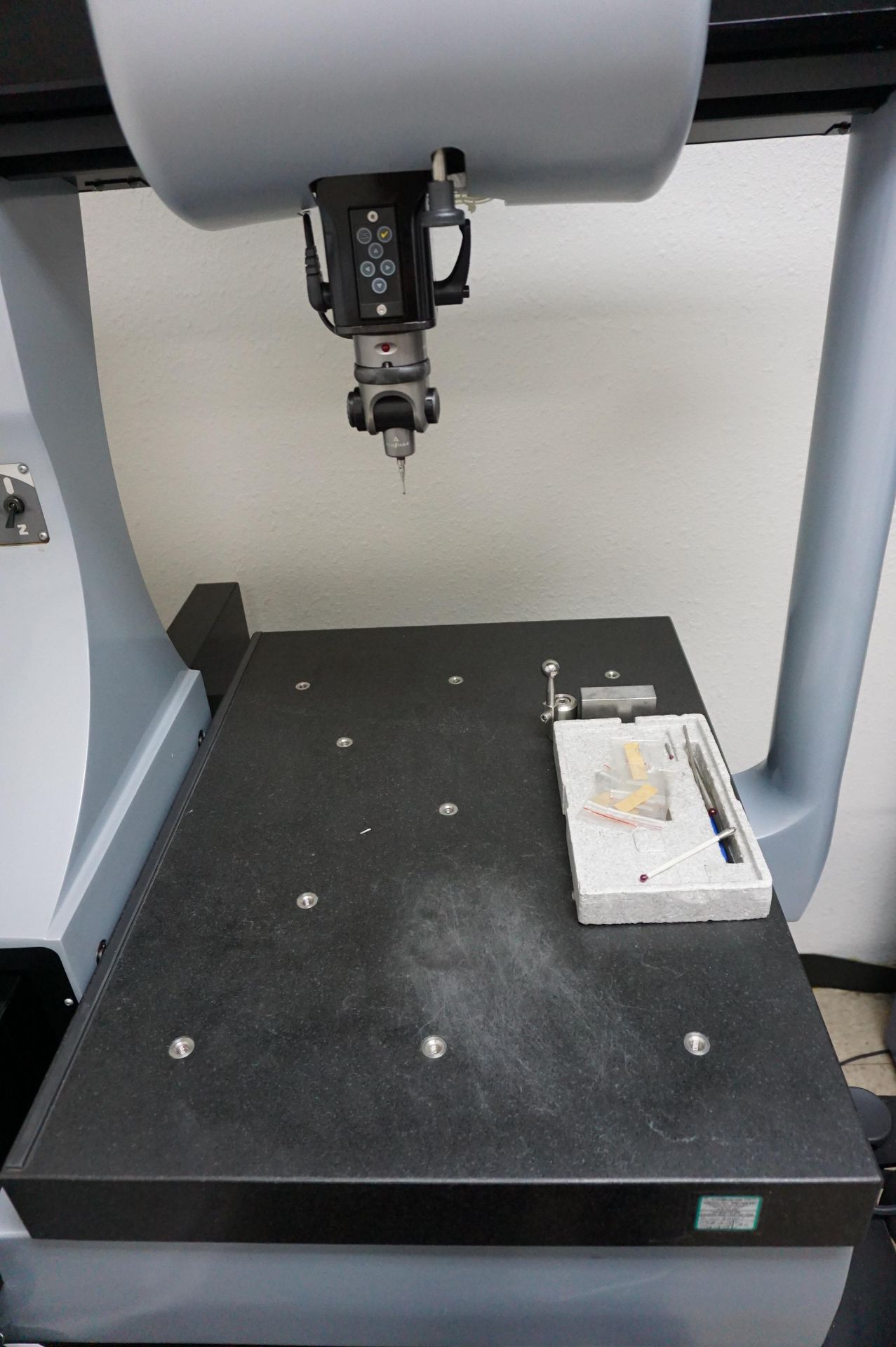 TESA MICRO-HITE 3D CMM, MODEL MH3D-FI 454, WITH TESA REFLEX DISPLAY, SPARE PROBE HEADS, MANUALS - Image 4 of 9