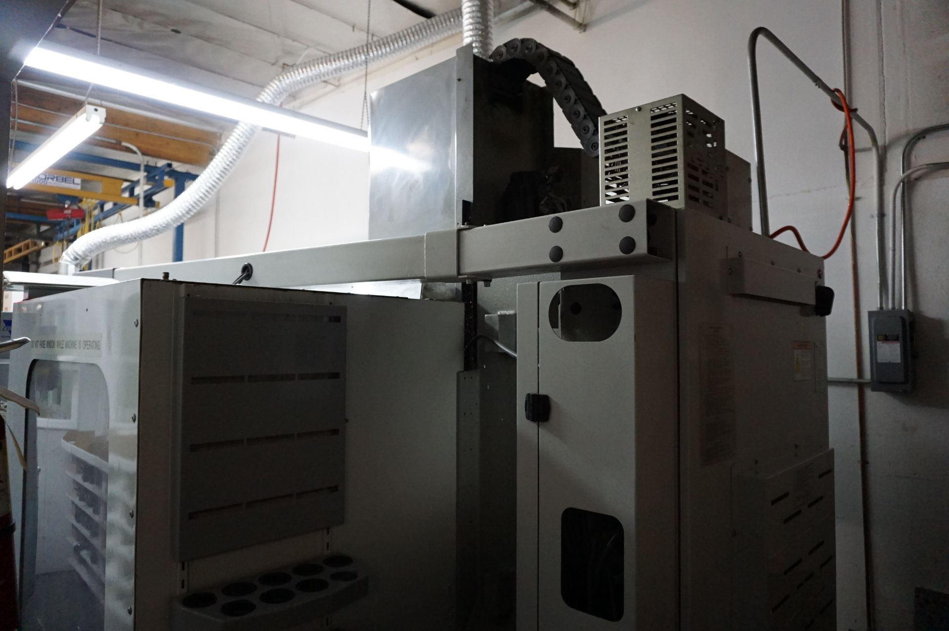 2005 HAAS VF2 VERTICAL CNC MILL, S/N 39719, 30” X 16” X 20”, WIRED FOR 4 TH AXIS, 10,000 RPM - Image 2 of 12