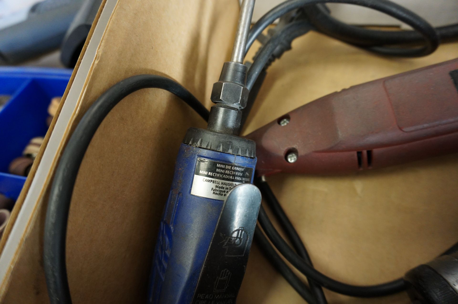 LOT TO INCLUDE: DREMEL MICRO WITH ACCESSORIES, MISC. ELECTRIC AND PNEUMATIC GRINDERS - Image 6 of 6