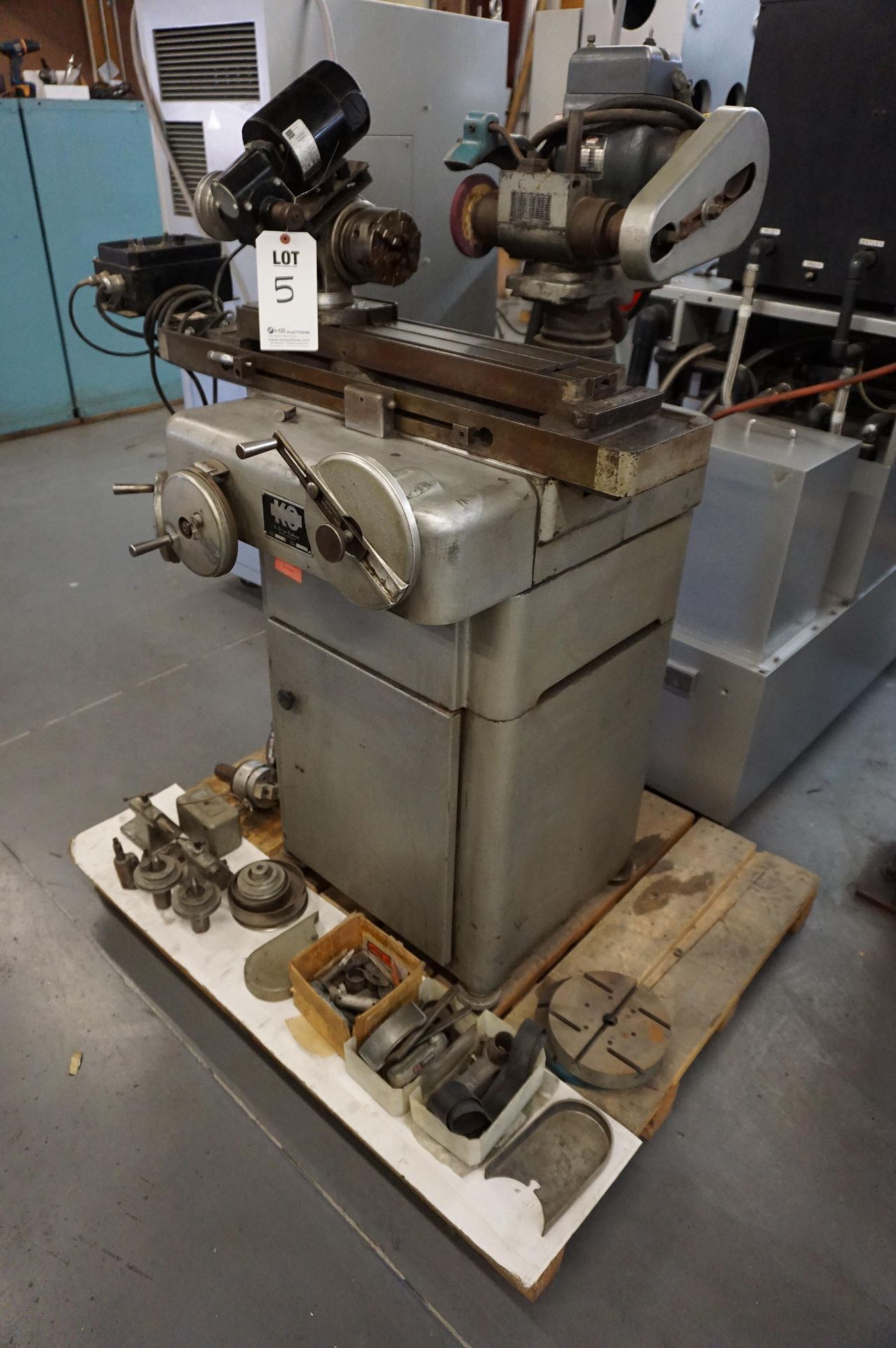 K.O. LEE UNIVERSAL TOOL & CUTTER GRINDER, MODEL 980, S/N/ 8216-664, WITH SPARE CENTERS, CHUCKS, - Image 2 of 8