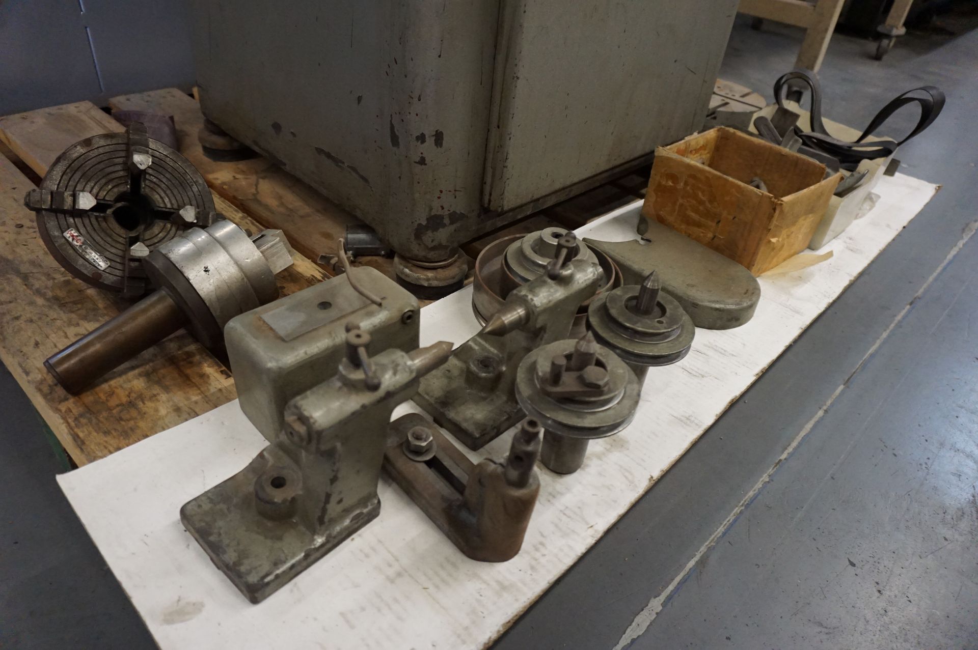 K.O. LEE UNIVERSAL TOOL & CUTTER GRINDER, MODEL 980, S/N/ 8216-664, WITH SPARE CENTERS, CHUCKS, - Image 6 of 8