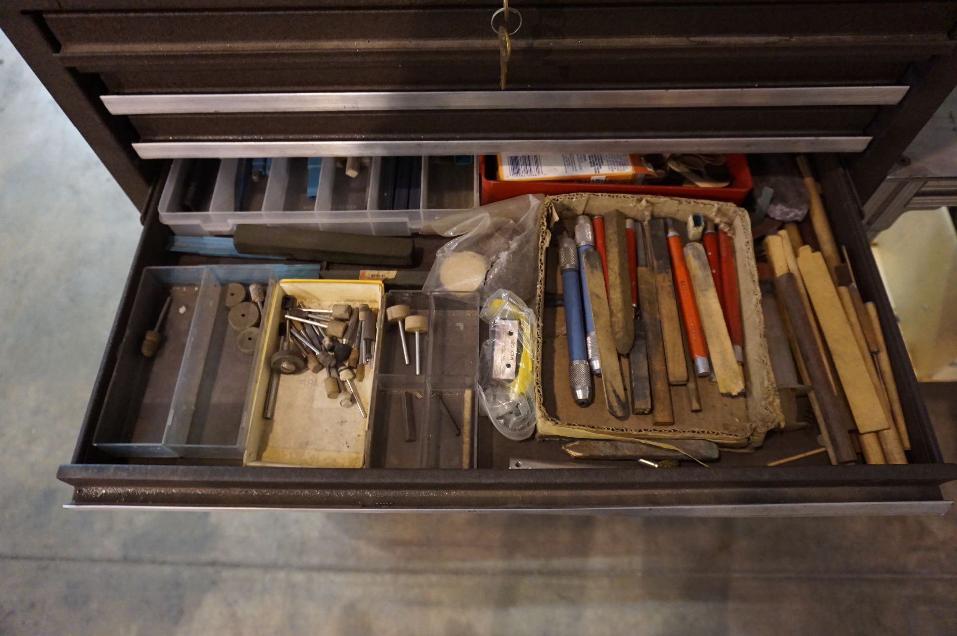 POLISHING BENCH STATION WITH CABINET, MISC. STONES, ABRASIVES, AIR POLISHER - Image 6 of 8