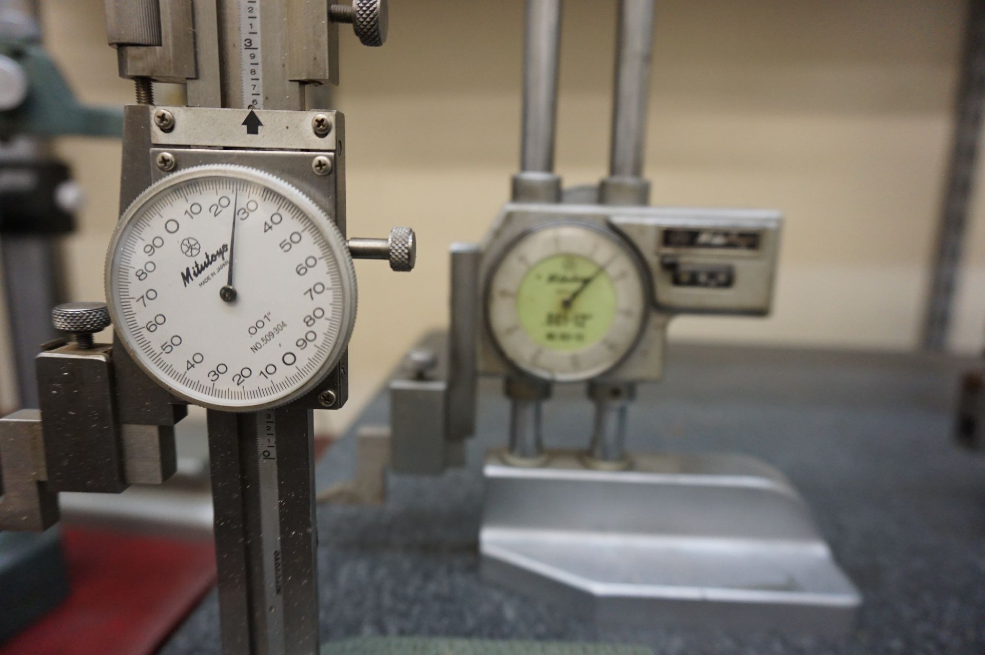 (3) HEIGHT STANDS TO INCLUDE: (1) 10" HEIGHT GAGE WITH MITUTOYO DIAL INDICATOR, (1) 12" MITUTOYO - Image 3 of 5