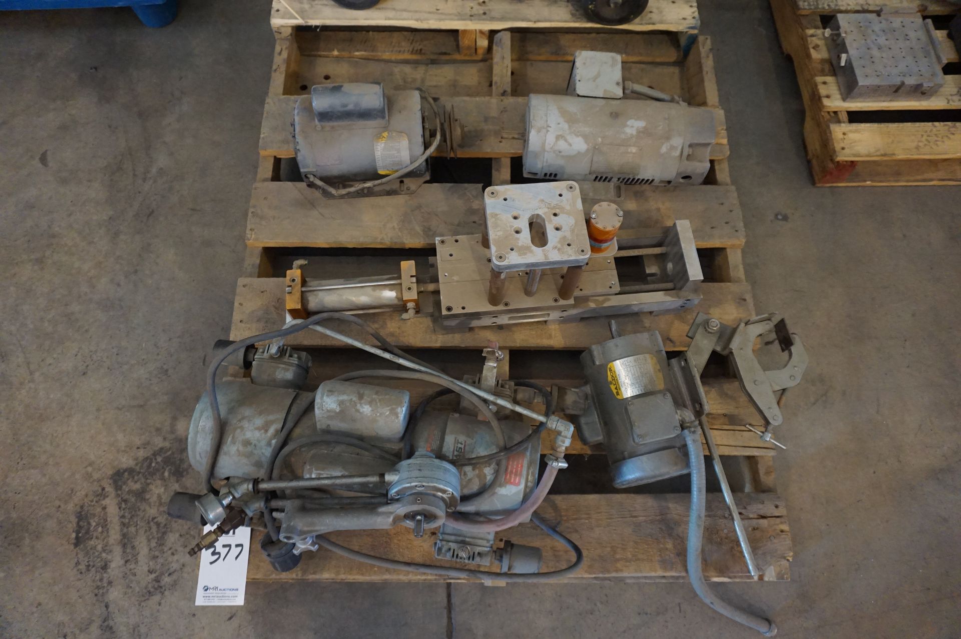 PALLET LOT OT INCLUDE: MISC. MOTORS AND PUMPS - Image 2 of 5