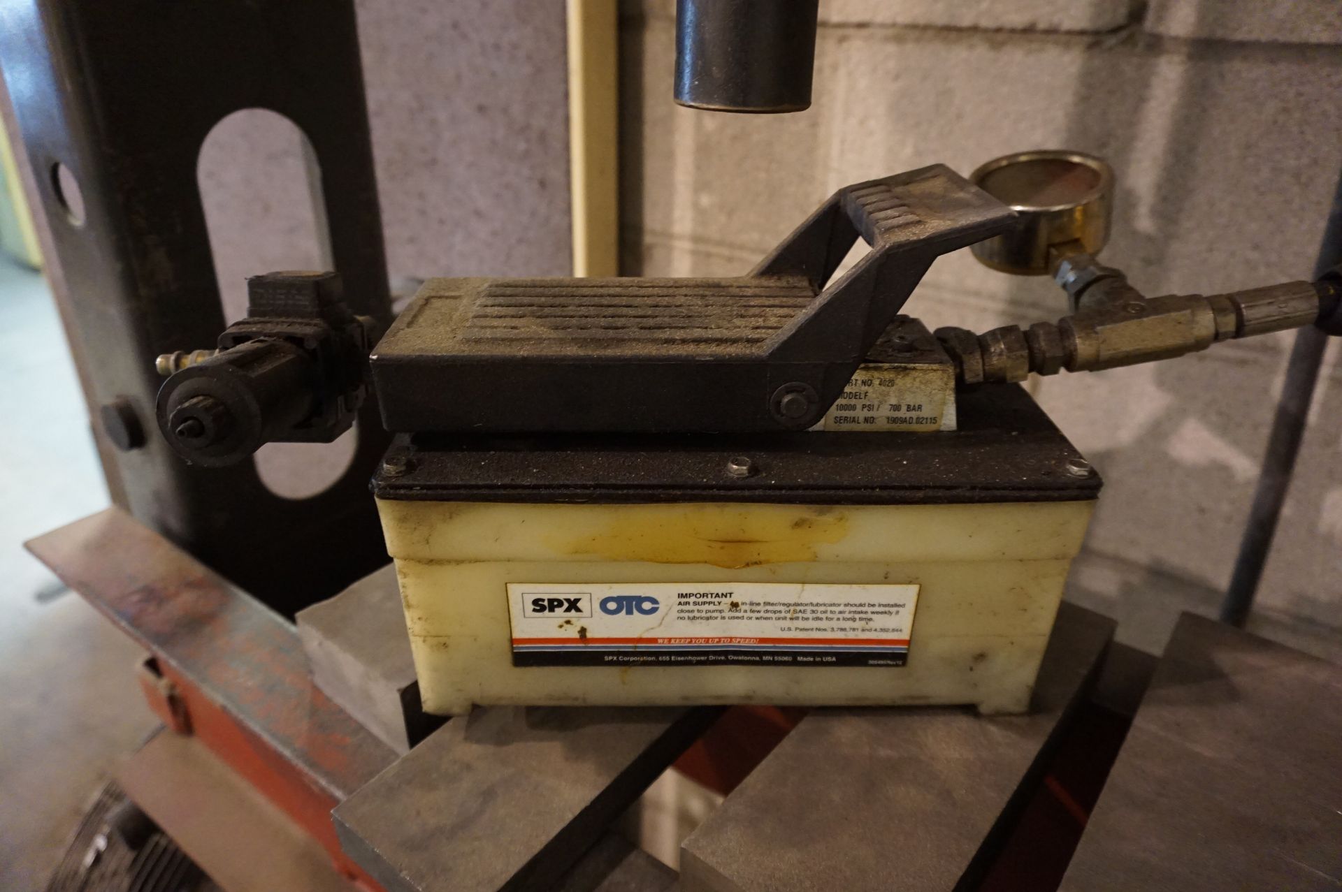 LOT TO INCLUDE: (1) RAMCO 50 TON SHOP PRESS, MODEL RP50, S/N 4650, (1) SPX OTC 4020 HYDRAULIC PUMP - Image 4 of 5