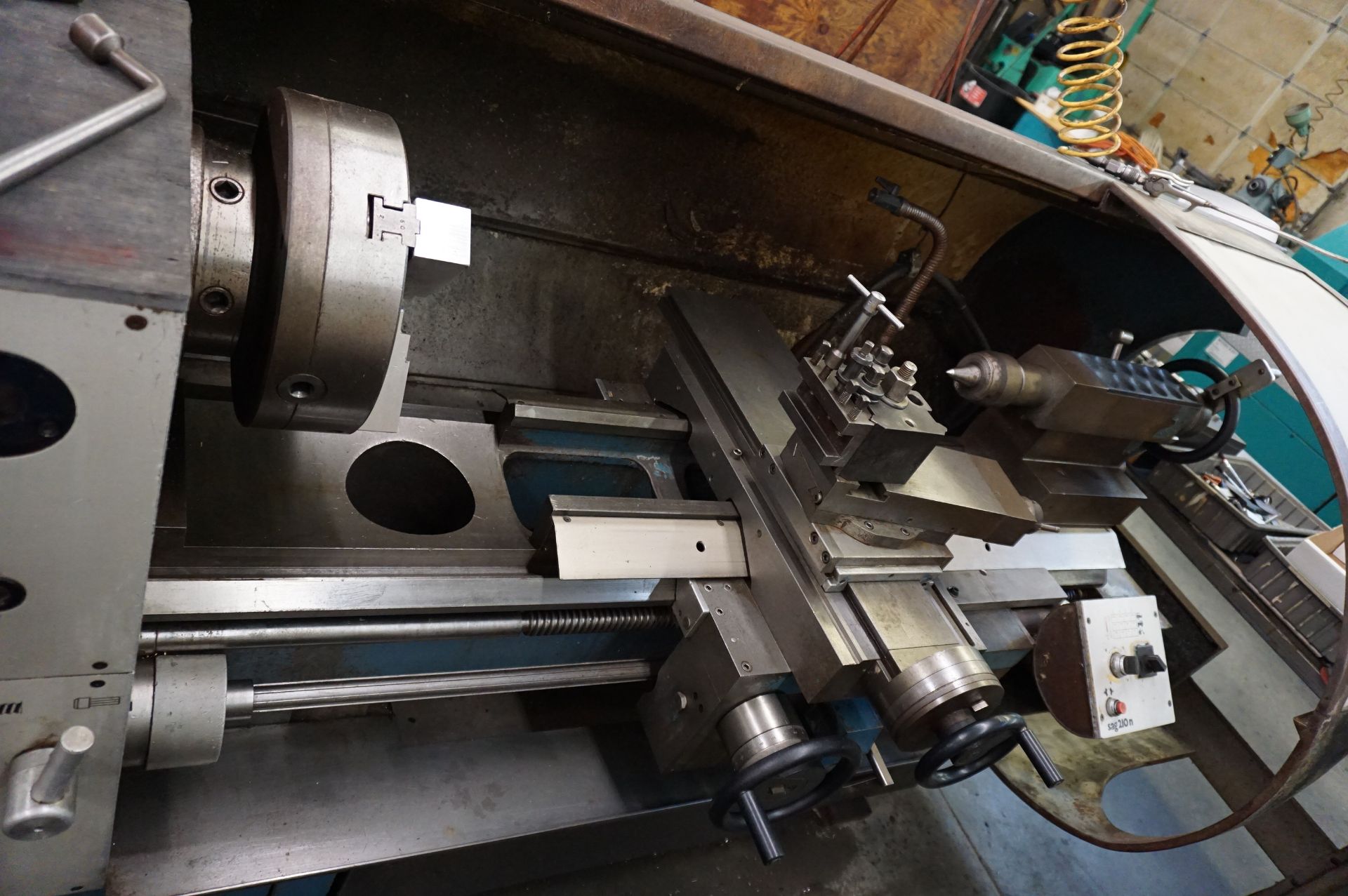 GRAZIANO SAG 210 PRECISION ENGINE LATHE, S/N 96970, 17” SWING WITH NATURAL GAP MAX. CAPABILITY 22 ¾” - Image 4 of 8