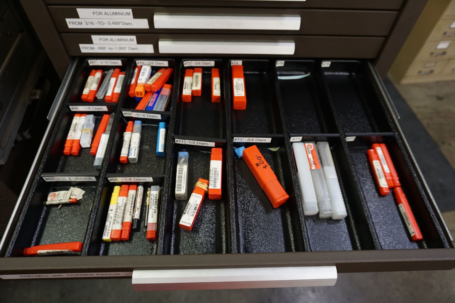 (2) KENNEDY TOOLING CABINETS WITH CONTENTS TO INCLUDE BUT NOT LIMITED TO: CARBIDE END MILLS, SPECIAL - Image 5 of 13