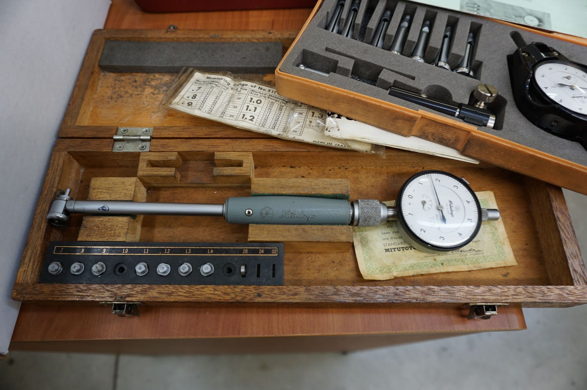 LOT TO INCLUDE: (3) MITUTOYO DIAL BORE GAGES, (1) STARRETT DIAL CHAMFER GAGE - Image 4 of 6