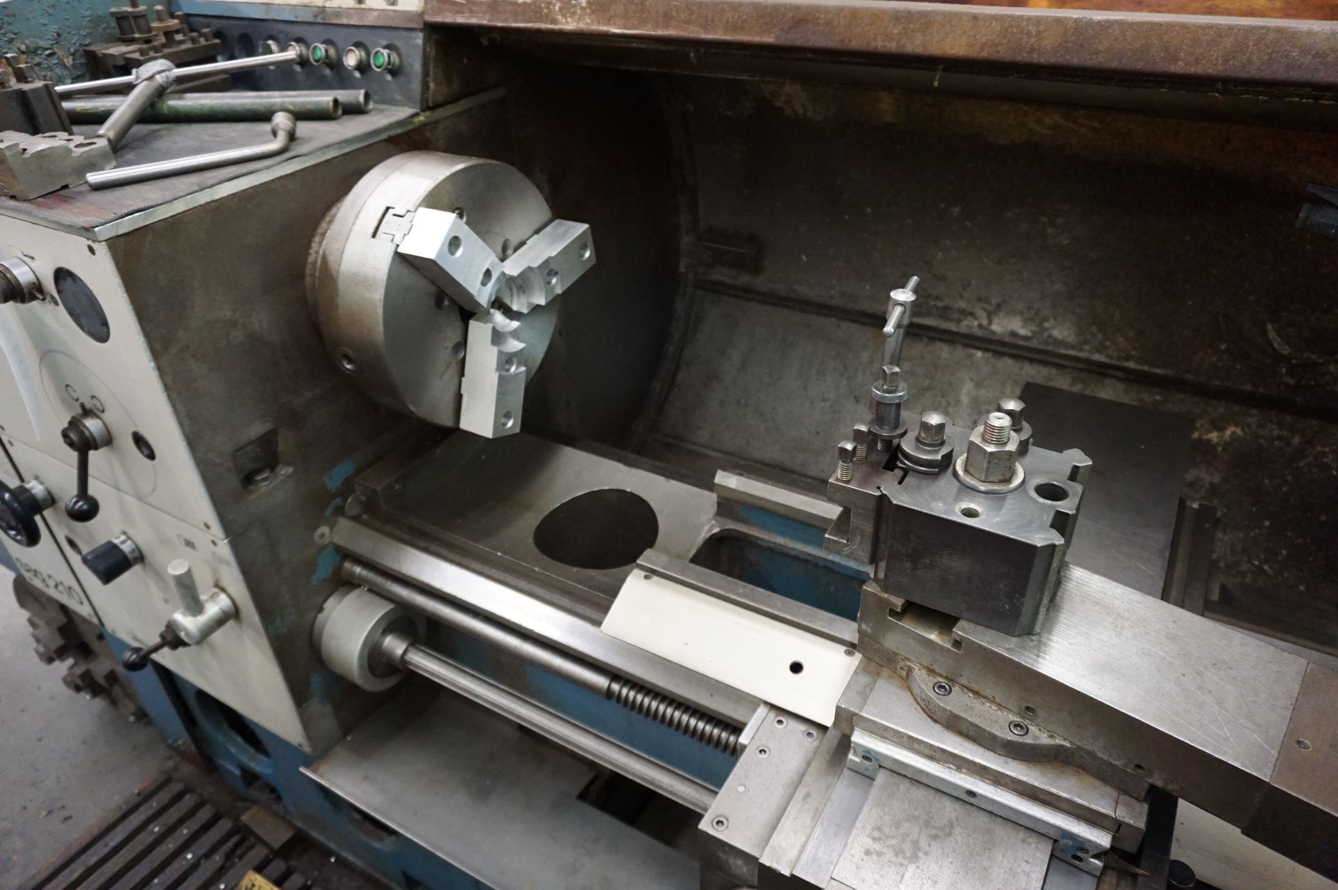 GRAZIANO SAG 210 PRECISION ENGINE LATHE, S/N 96970, 17” SWING WITH NATURAL GAP MAX. CAPABILITY 22 ¾” - Image 2 of 8