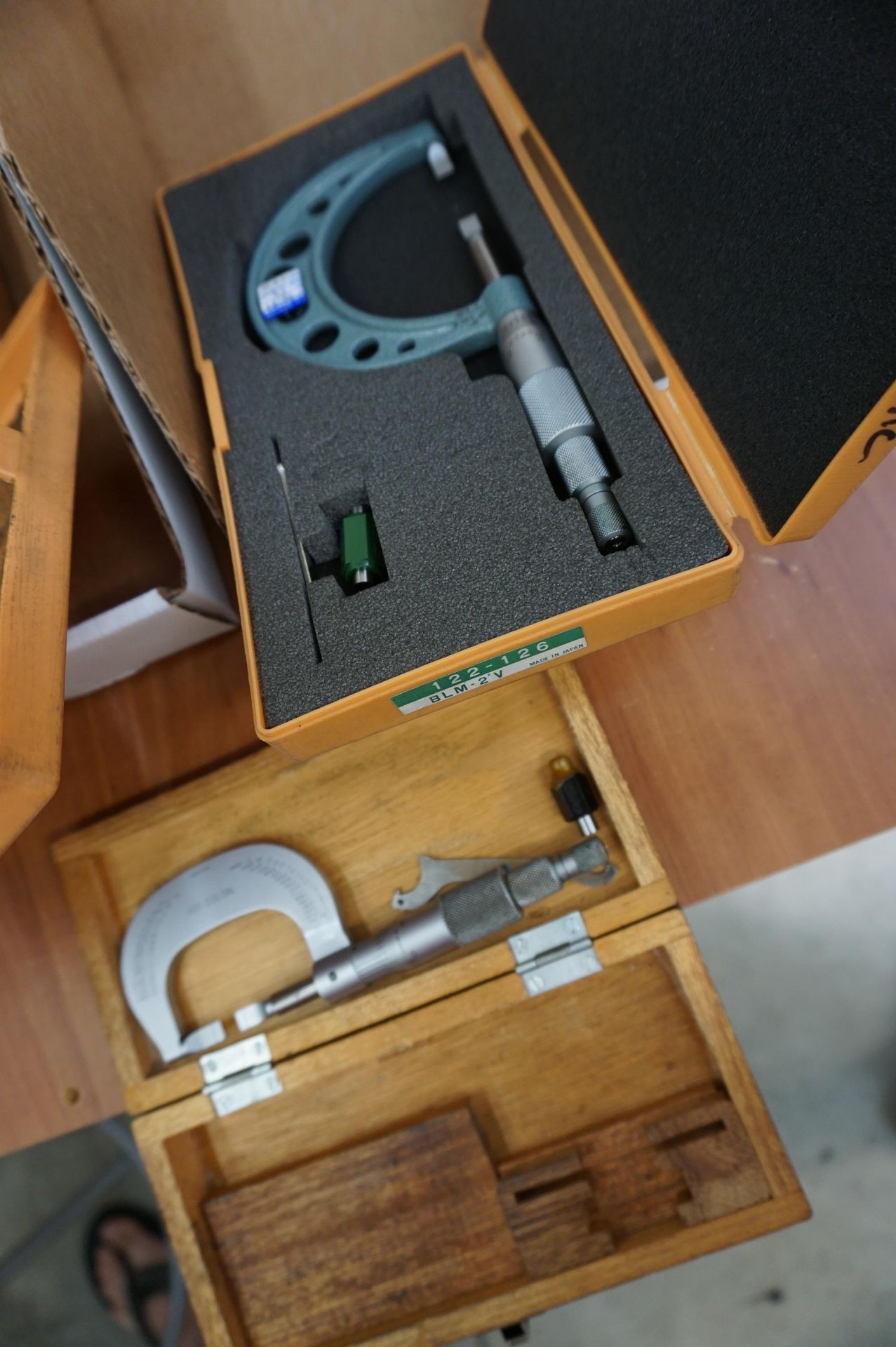 MISC. MITUTOYO THREAD AND BLADE MICROMETERS - Image 4 of 4