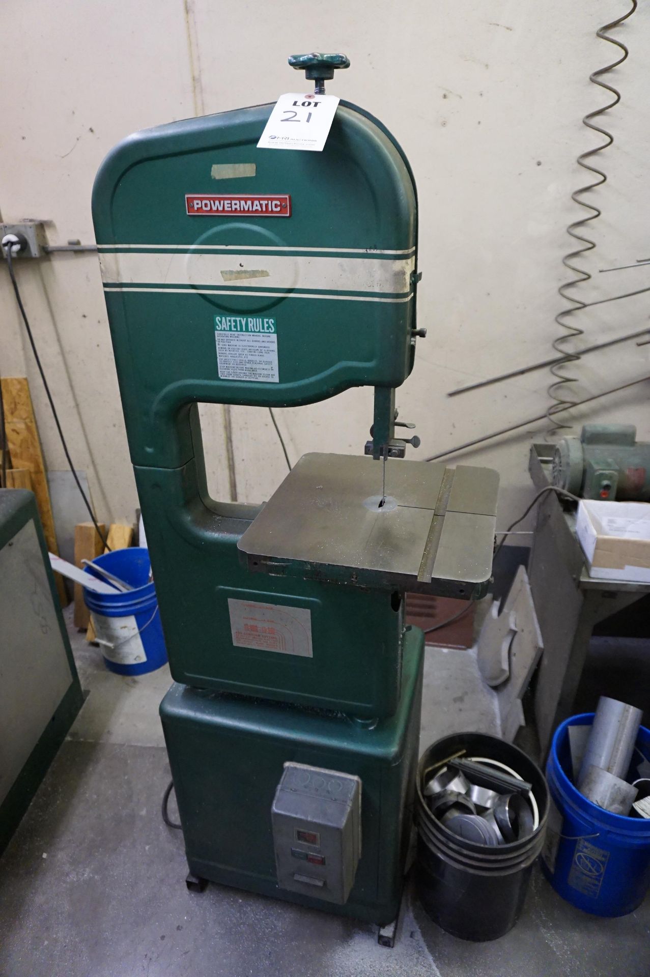 POWERMATIC VERTICAL METAL CUTTING BANDSAW 14”, MODEL 143, S/N 743402