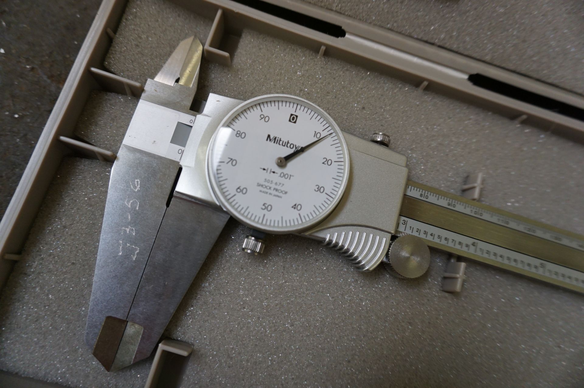 (3) MITUTOYO 12" DIAL CALIPERS - Image 3 of 4