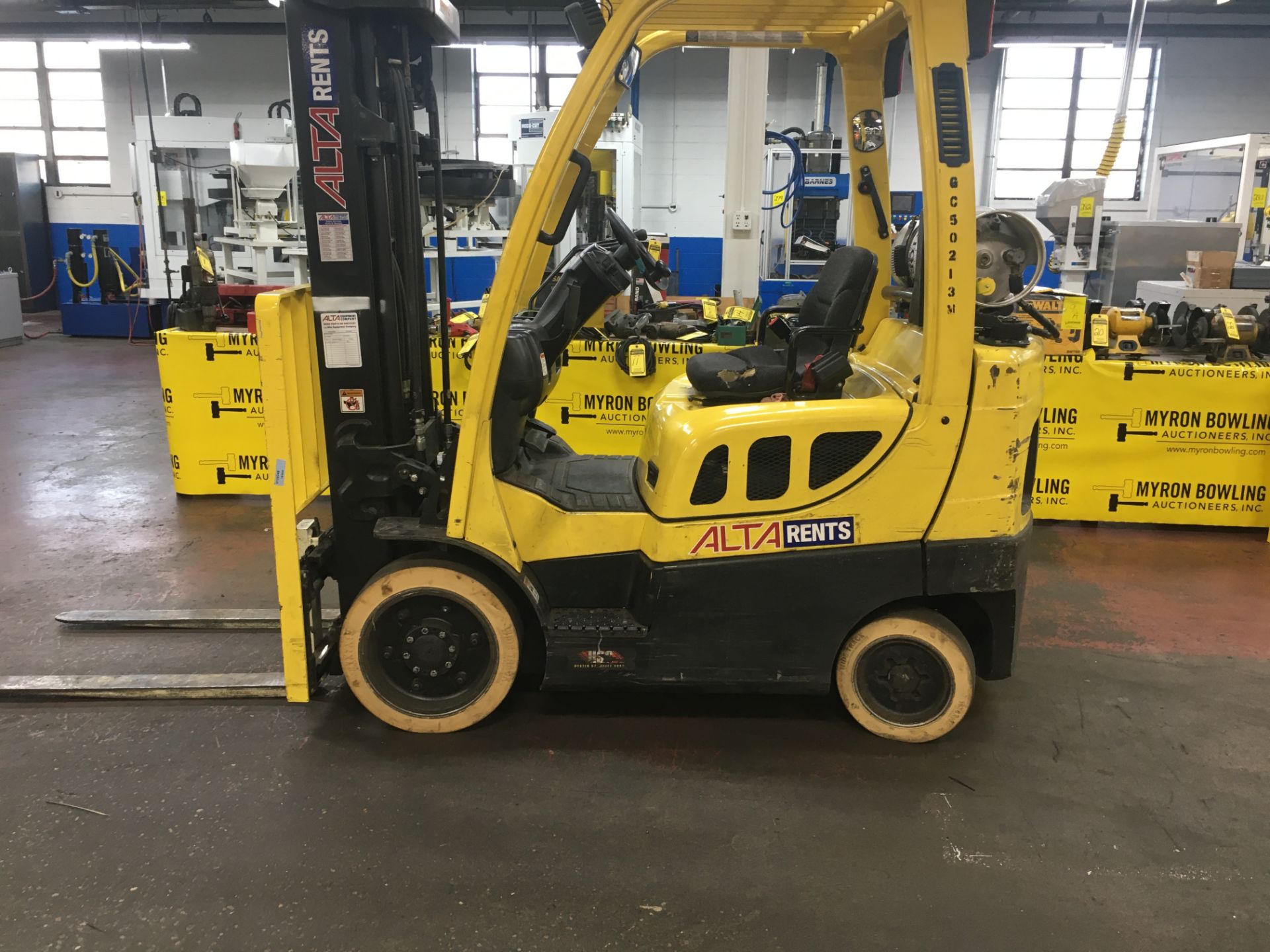 2014 HYSTER 5,000-LB. CAPACITY LPG FORKLIFT, 12,800 HOURS, MODEL S50FT, 3-STAGE MAST, 194.9'' MAX