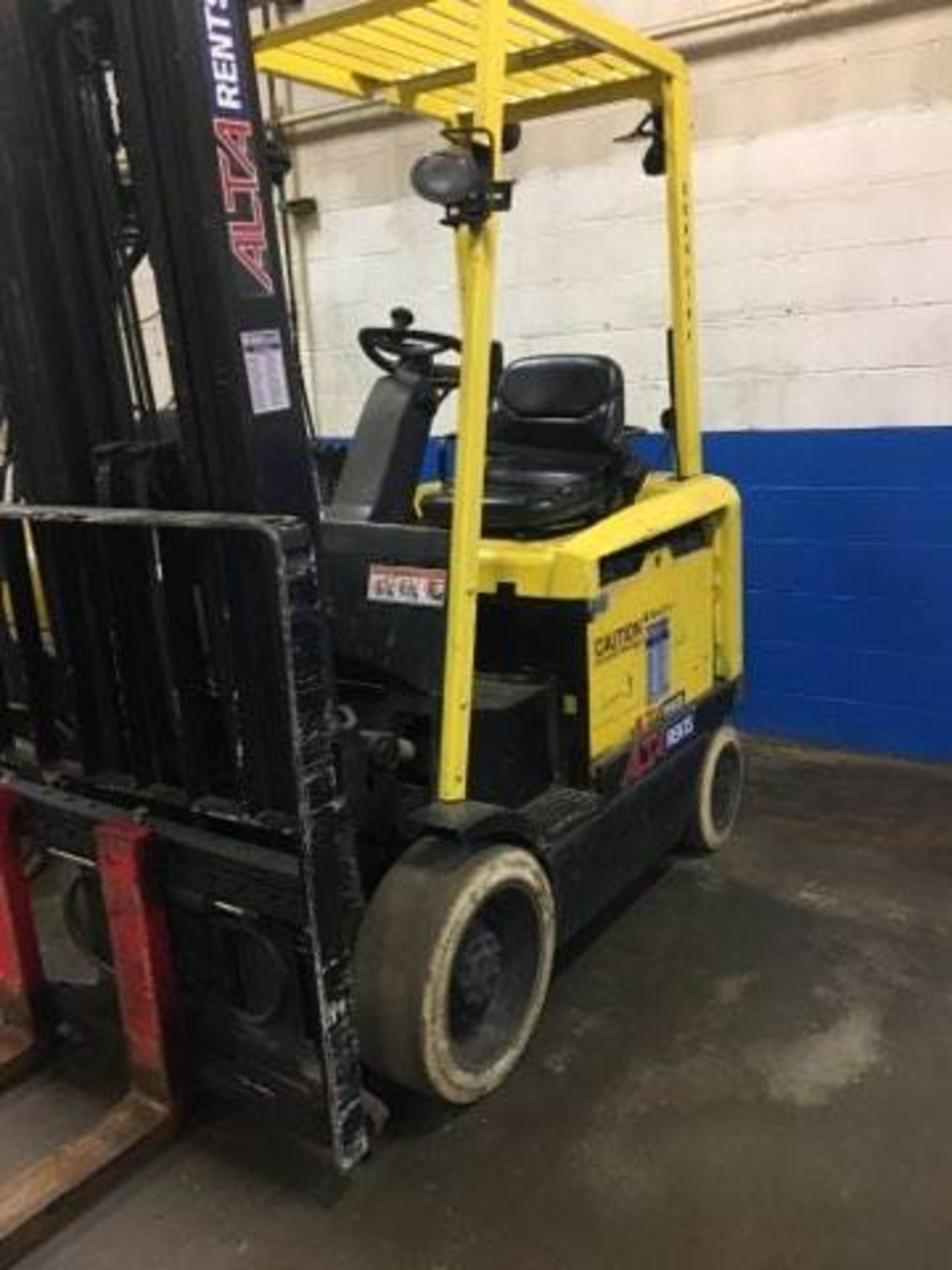 2008 HYSTER 6,000-LB. CAPACITY ELECTRIC FORKLIFT, MODEL E60Z, 36V, 3-STAGE MAST, 193.7'' MAX LOAD - Image 2 of 3