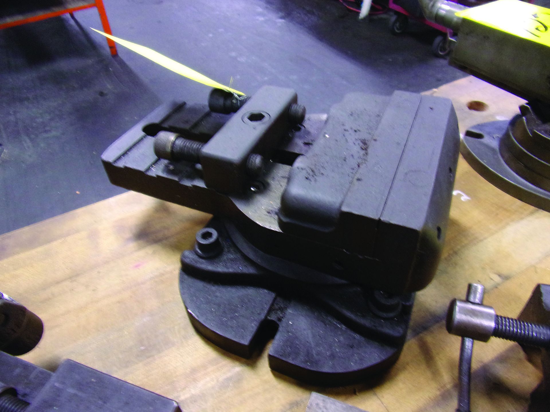 7'' MACHINE VISE