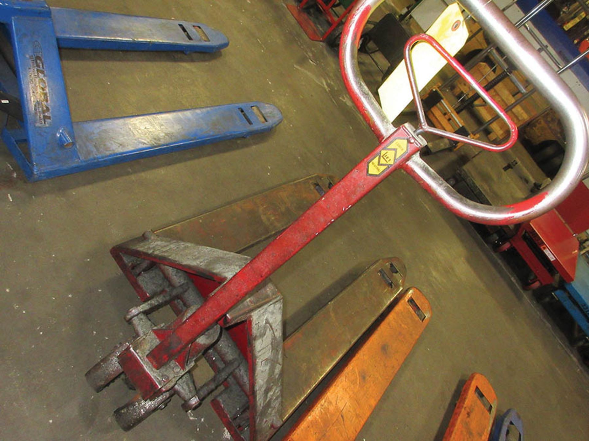 5,000-LB. CAPACITY PALLET JACK