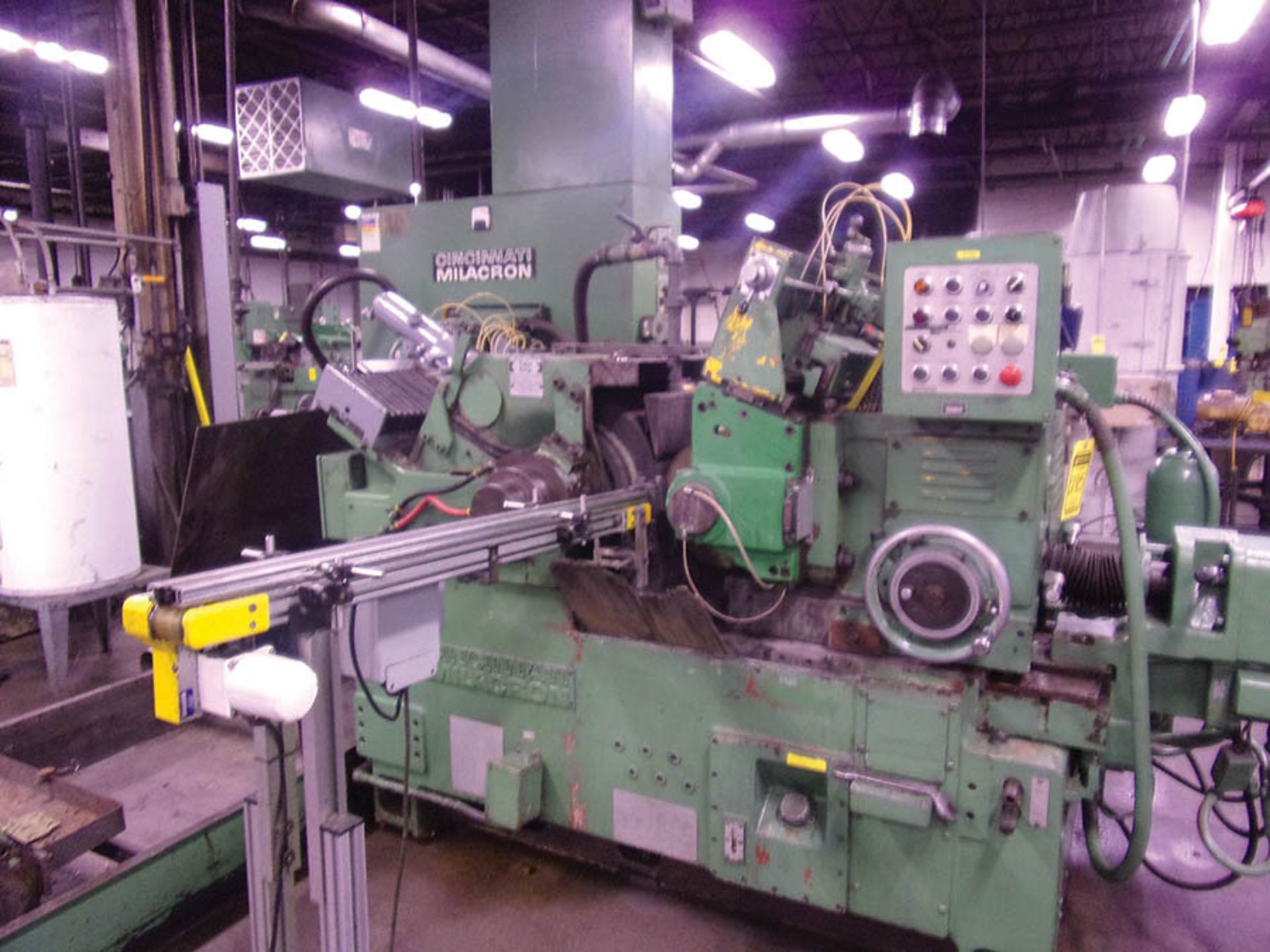 CINCINNATI MILACRON 230-10 TWIN GRIP CENTERLESS GRINDER; PB CONTROL, THRU FEED CONVEYOR, DRESSER