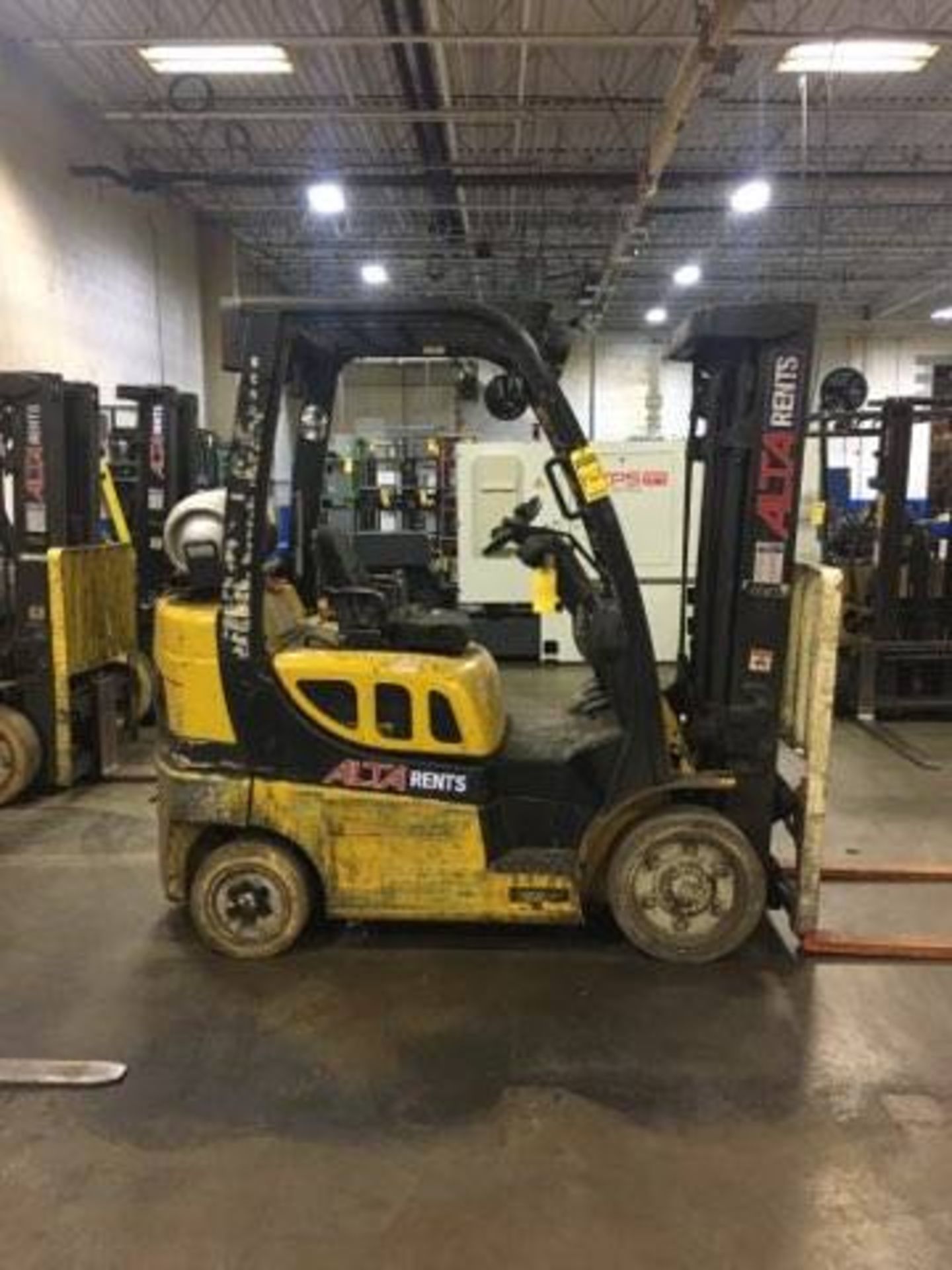 2014 YALE 5,000-LB. CAPACITY LPG FORKLIFT, MODEL GLC050VX, 3-STAGE MAST, 194.9'' MAX LOAD HEIGHT,