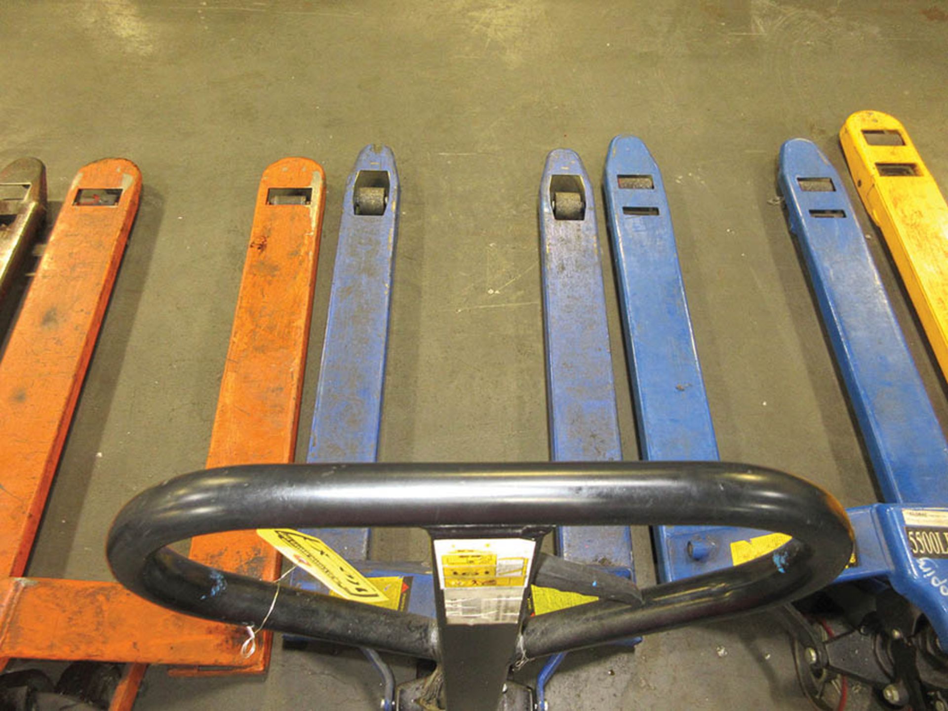 3,800-LB. CAPACITY PALLET JACK - Image 3 of 3