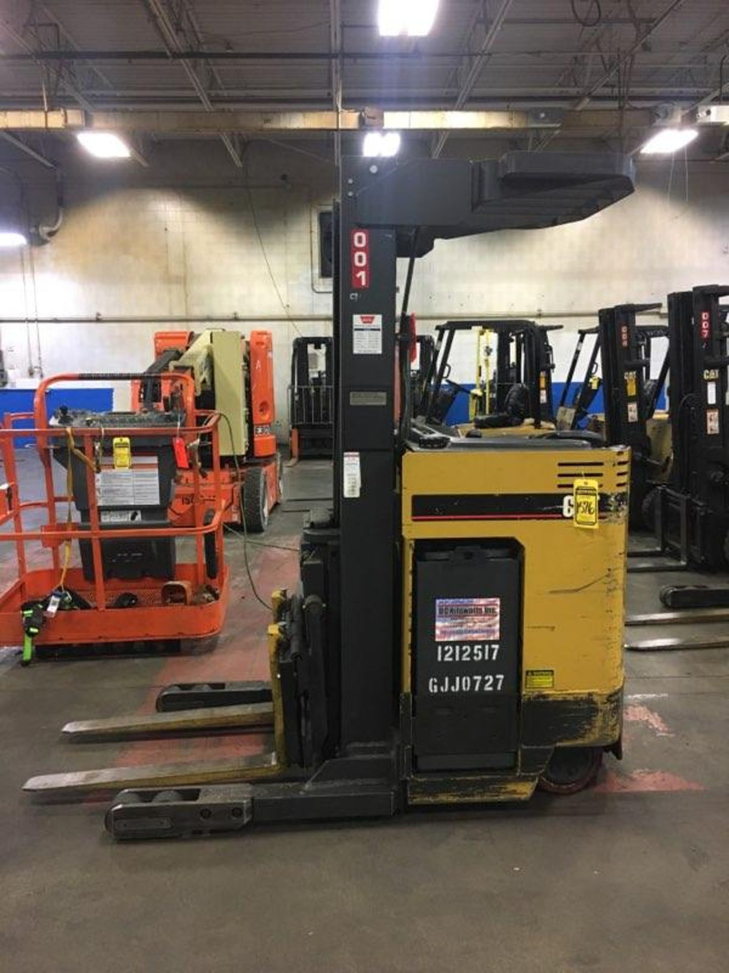 CATERPILLAR 3,000-LB. CAPACITY ELECTRIC REACH TRUCK, 24V., 192'' MAX LOAD HEIGHT, MODEL NRR30, S/N - Image 2 of 2