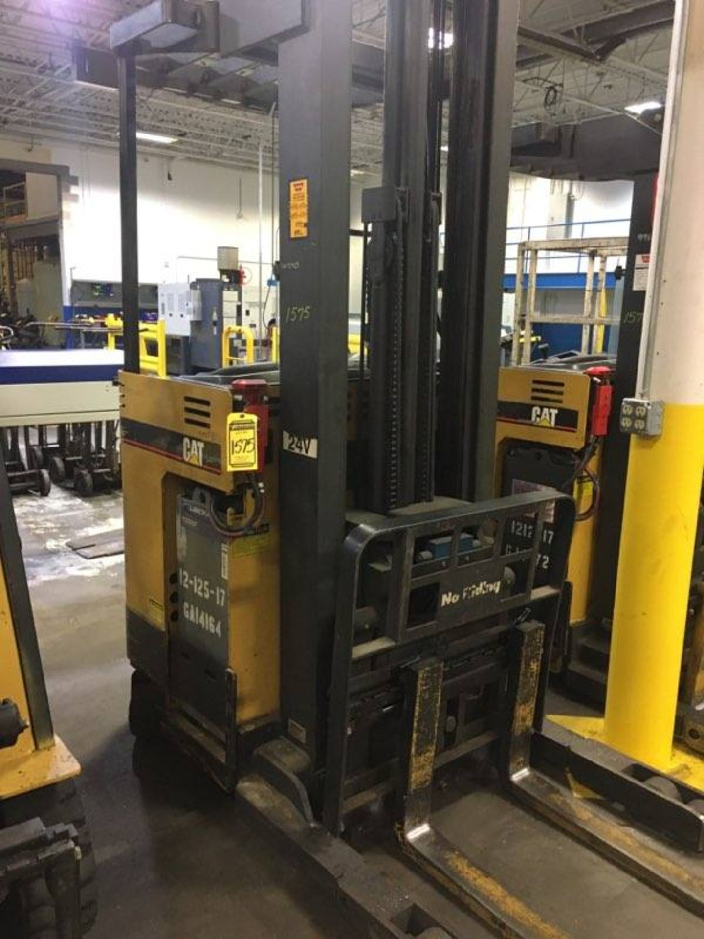 CATERPILLAR 3,000-LB. CAPACITY ELECTRIC FORKLIFT, MODEL EP18KT, 3-STAGE MAST, SIDE SHIFT, 188'' - Image 2 of 2