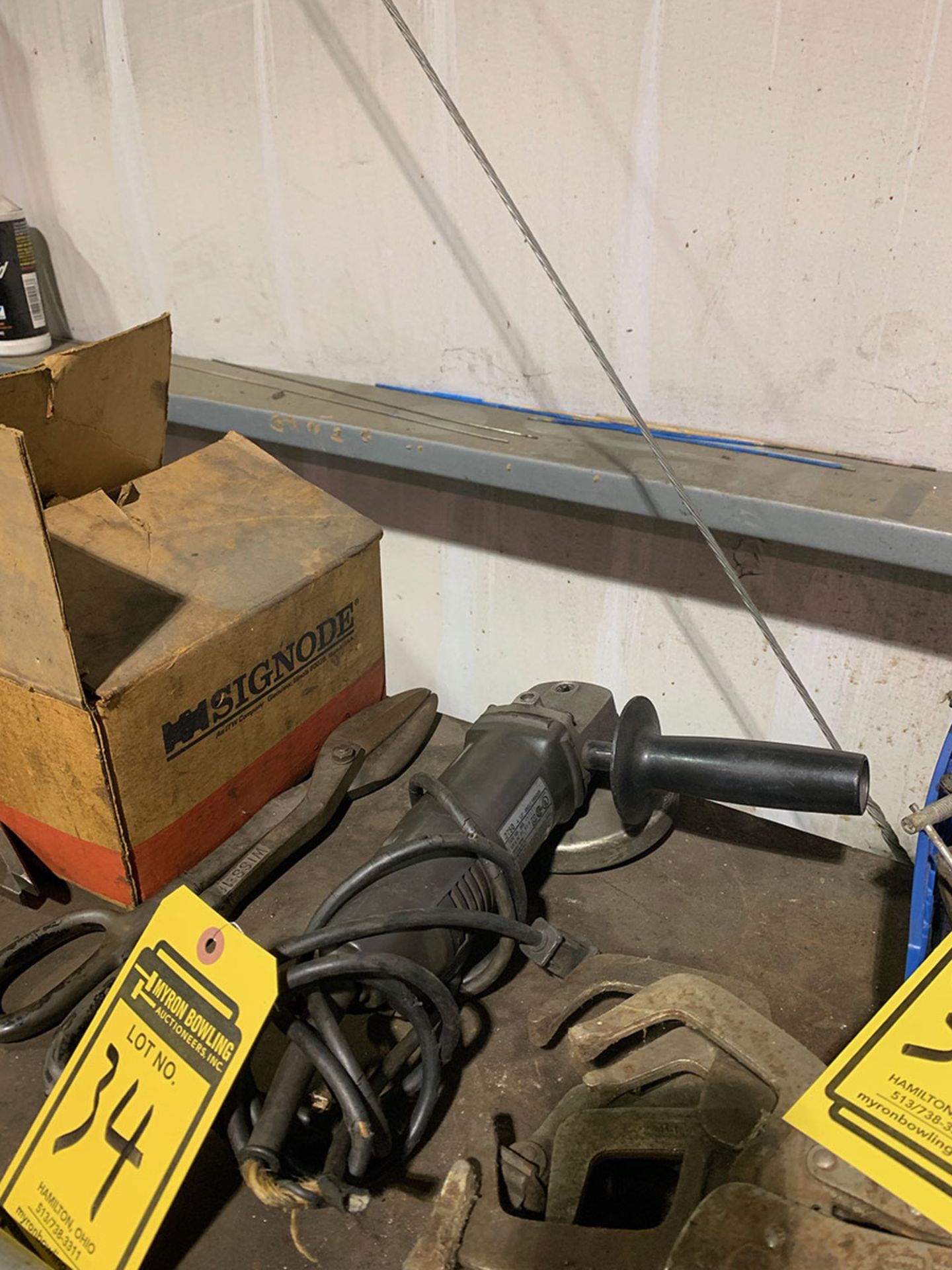 CENTRAL MACHINERY, 4 1/2'' ANGLE GRINDER