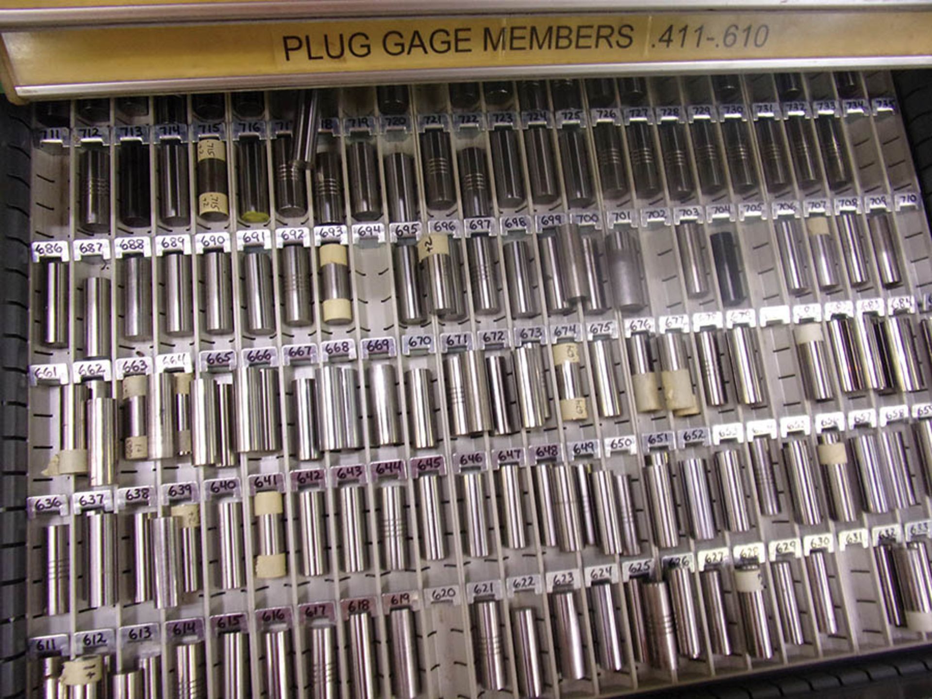 (2) 7-DRAWER VIDMAR CABINETS WITH PLUG GAUGE MEMBERS - Image 4 of 6