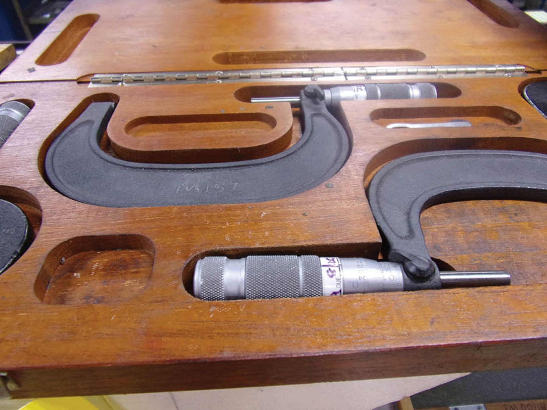 (5) SETS OF ASSORTED MICROMETERS (SOME PARTIAL) - Image 3 of 5