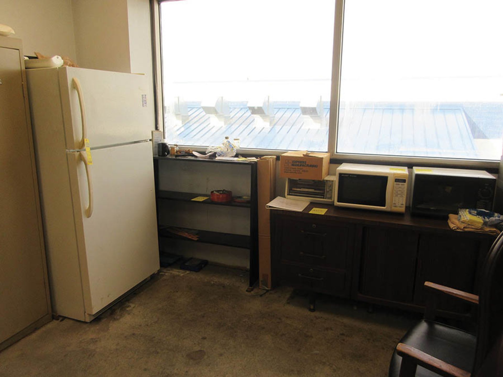 (2) DESKS, FRIGIDAIRE REFRIGERATOR, BUNN COFFEE MAKER, (2) MICROWAVES, CHAIRS - Image 3 of 4