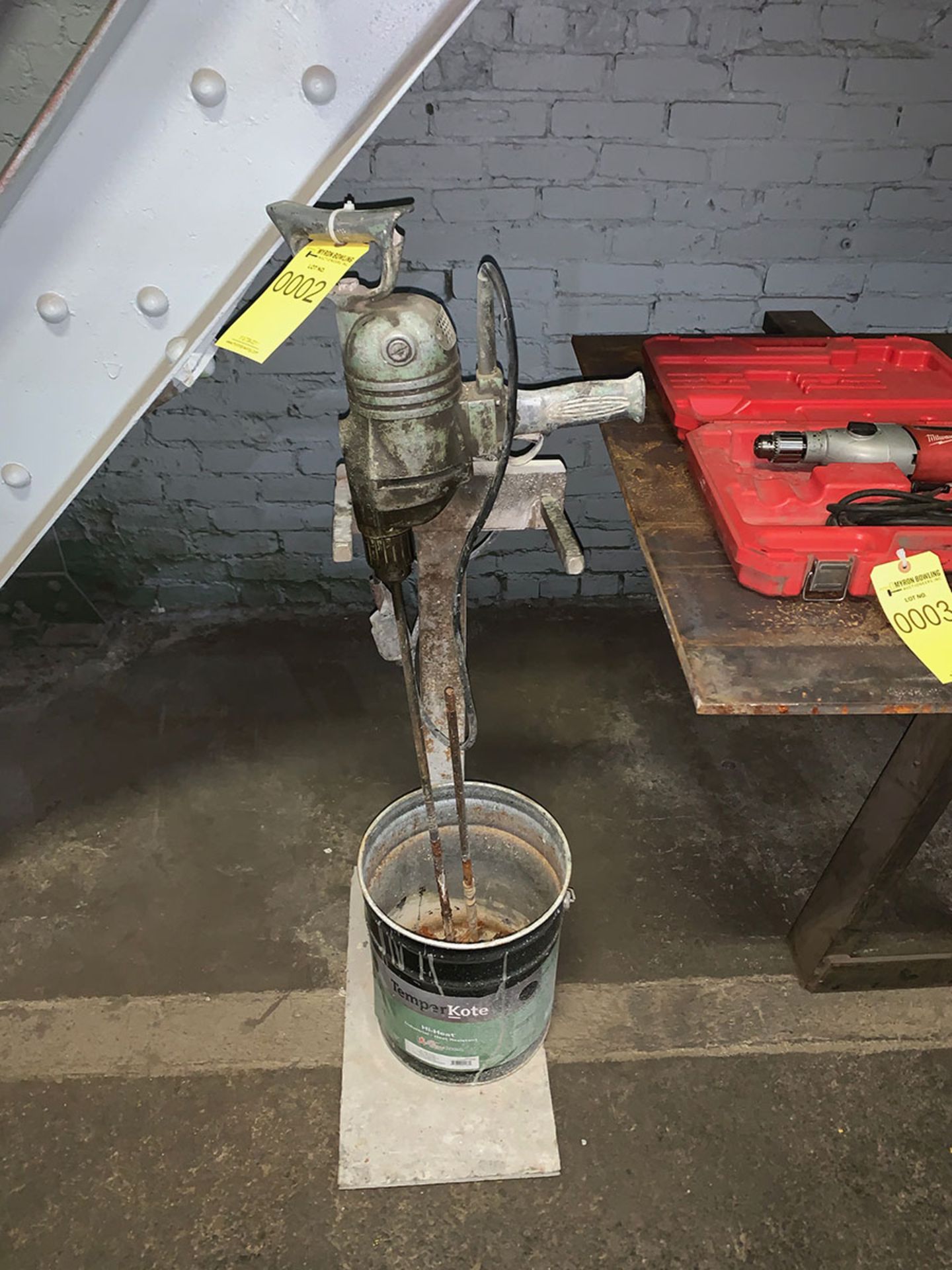 MILWAUKEE ELECTRIC PAINT MIXING DRILL