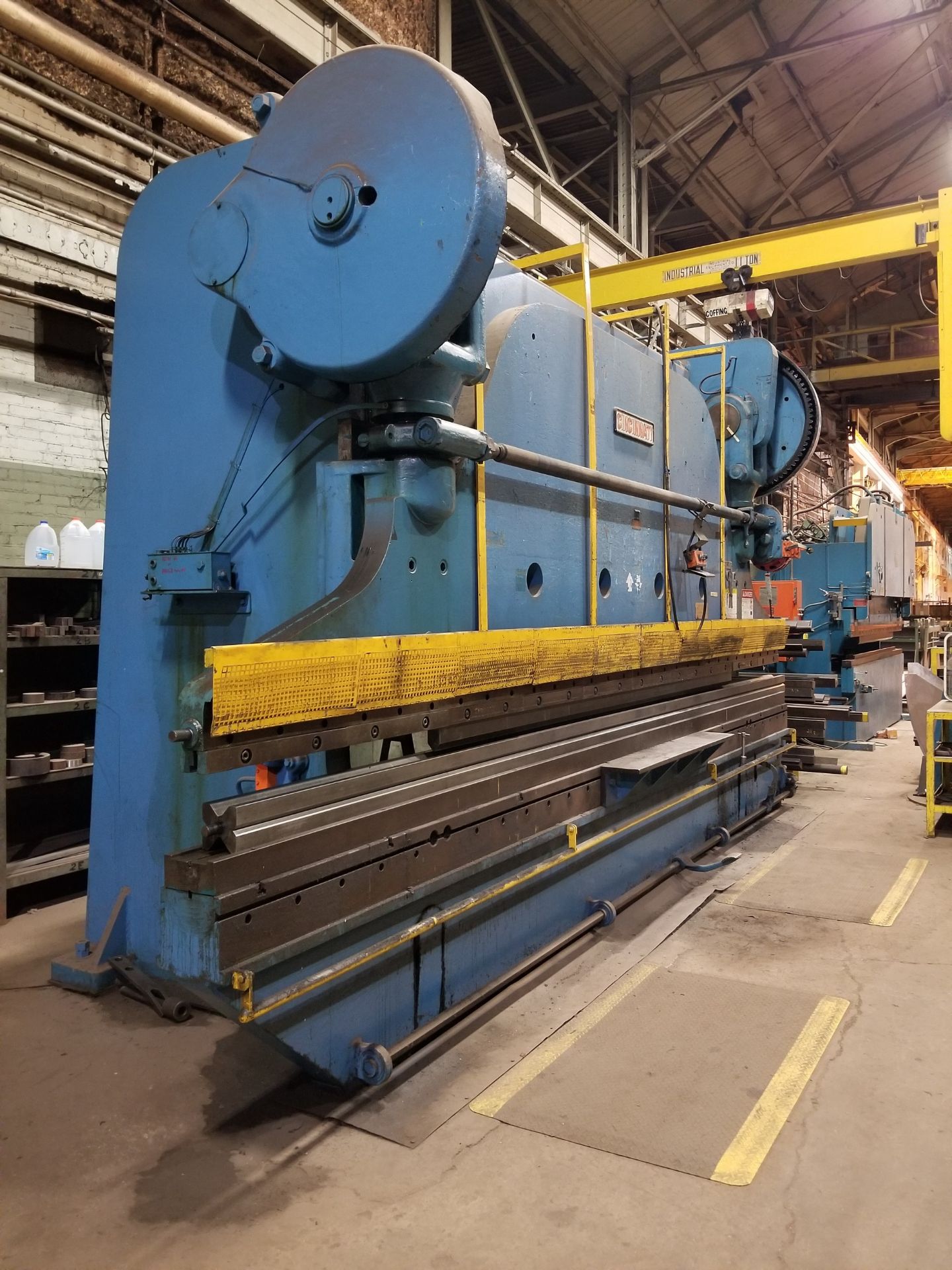 CINCINNATI 600-TON X 20' BED MECHANICAL PRESS BRAKE - Image 4 of 6