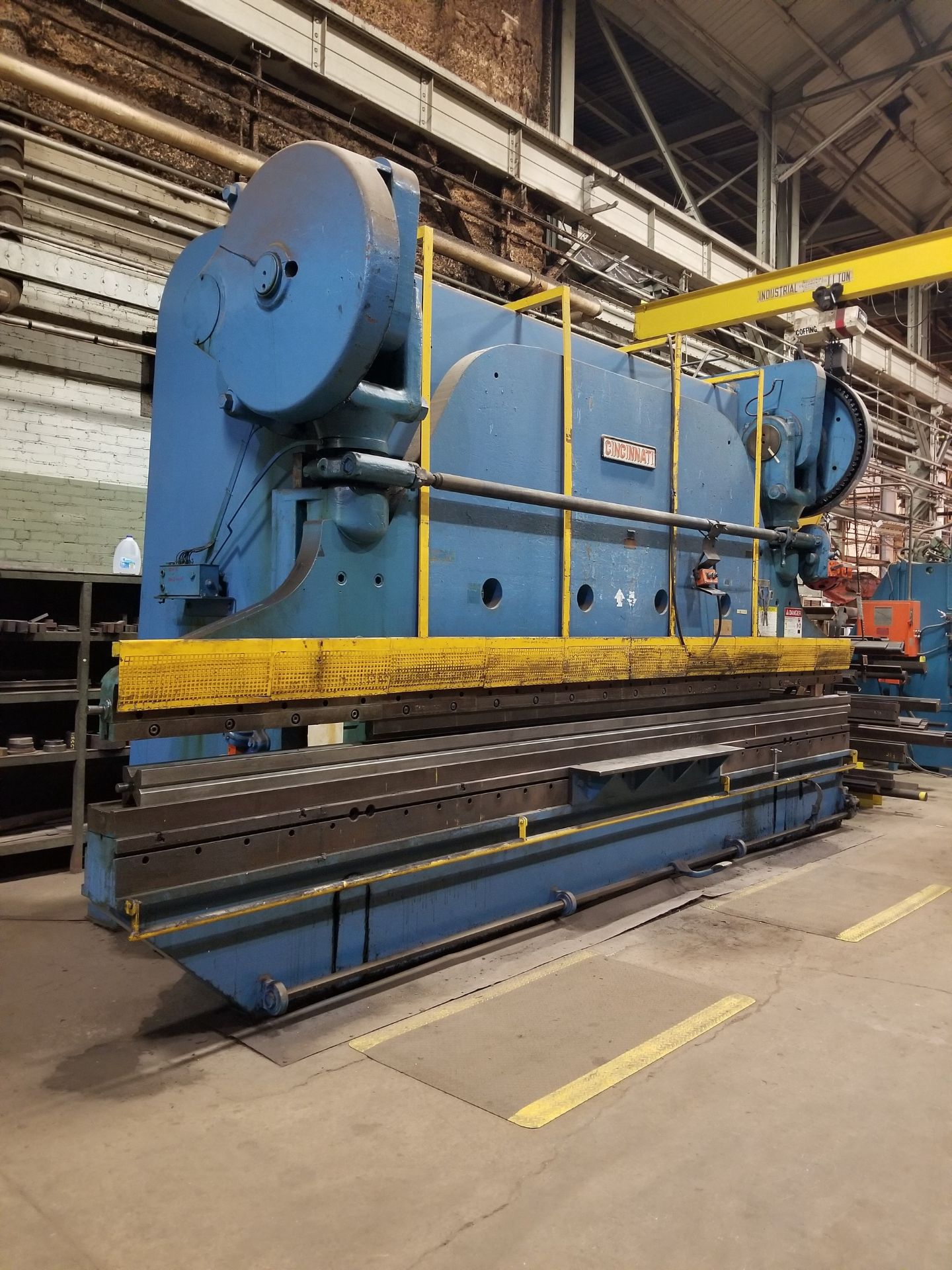 CINCINNATI 600-TON X 20' BED MECHANICAL PRESS BRAKE - Image 3 of 6