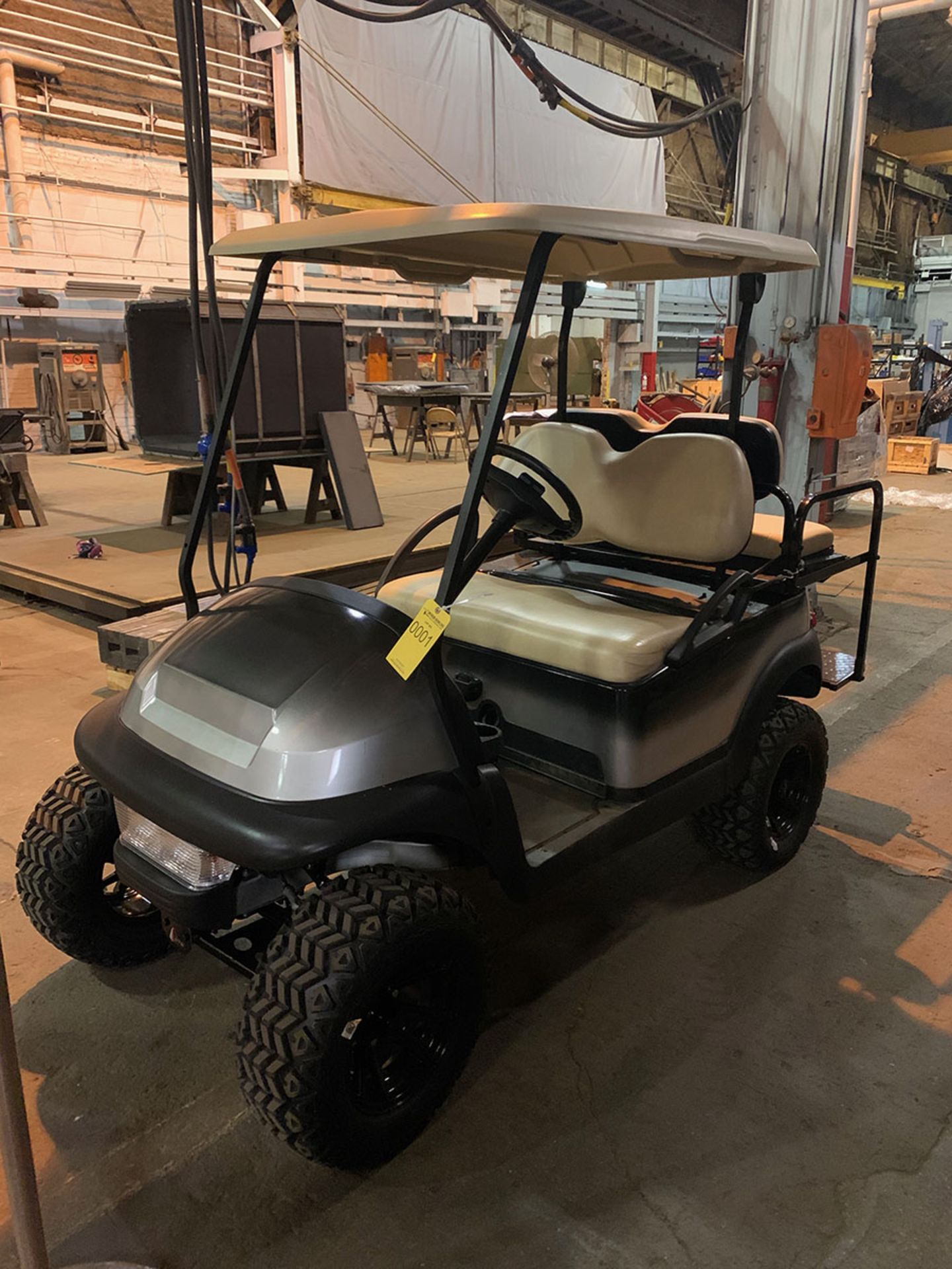 CLUB CAR PRECEDENT ELECTRIC GOLF CART