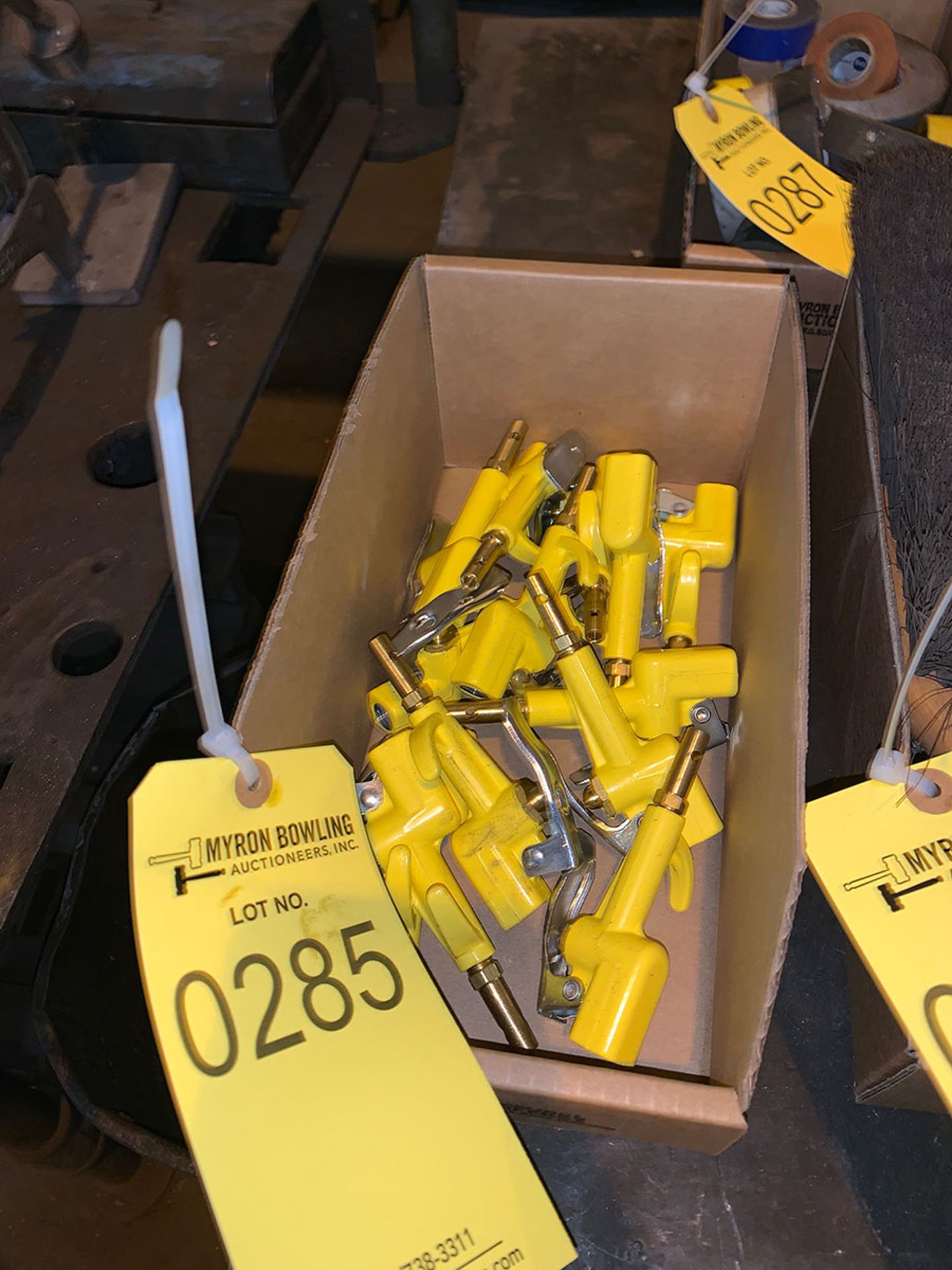 LOT OF NEW AIR NOZZLES