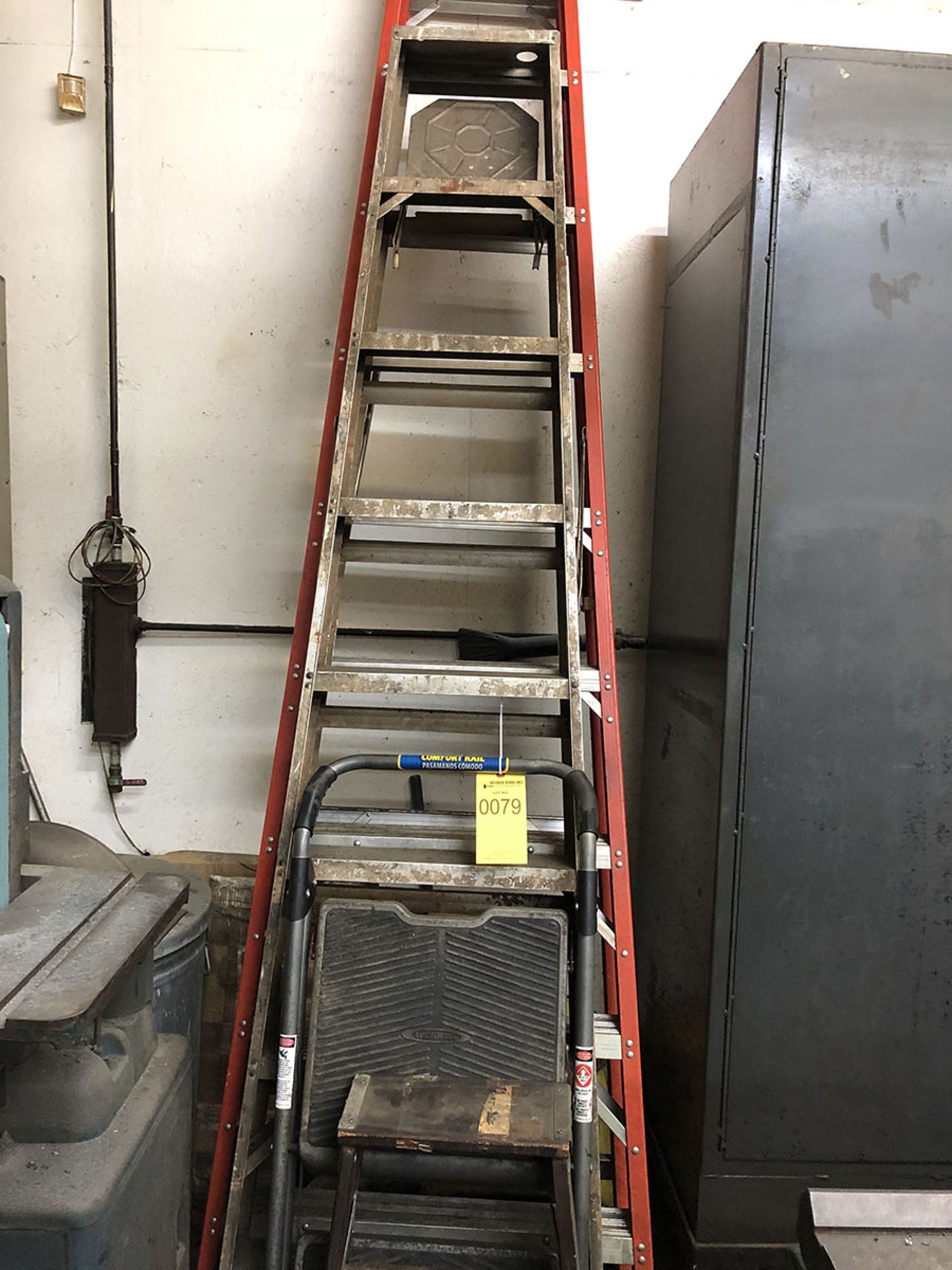 LOT OF LADDERS