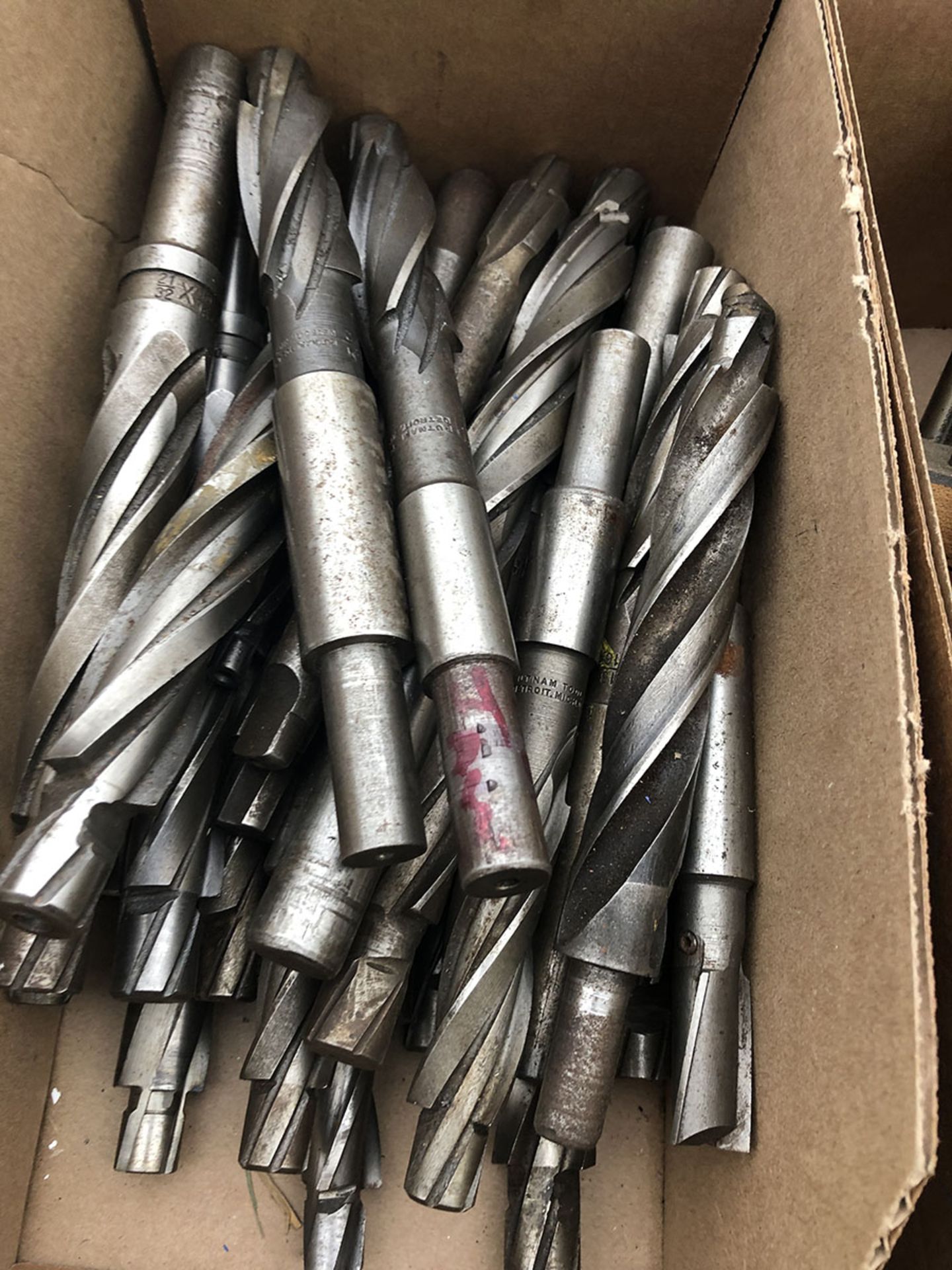 LOT OF SCREW COUNTER BARS