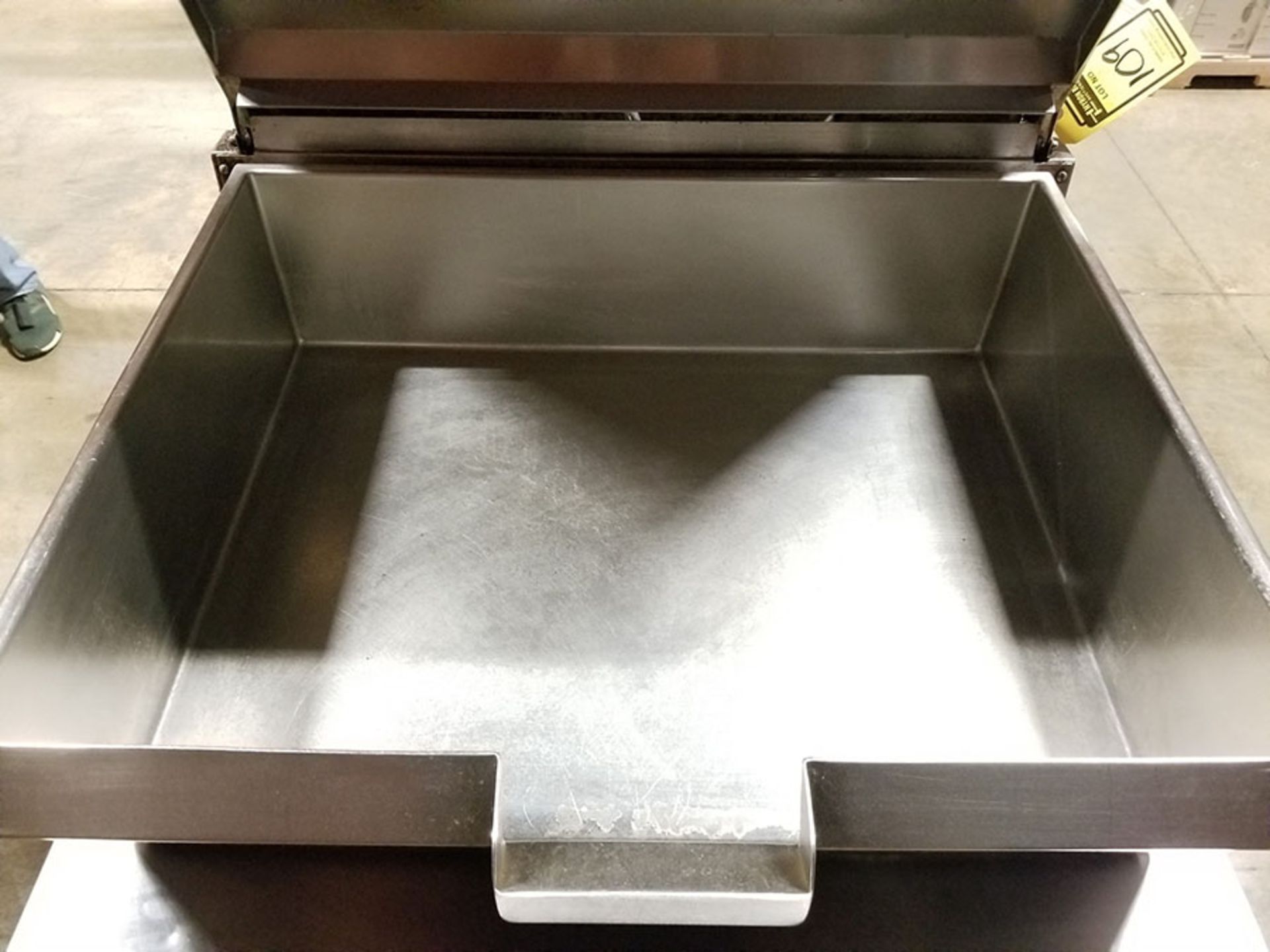 GARLAND OVEN, TOP LIFT, 425° MAX TEMP, 32’’ X 25 1/2’’ X 9’’ BASIN - Image 6 of 7