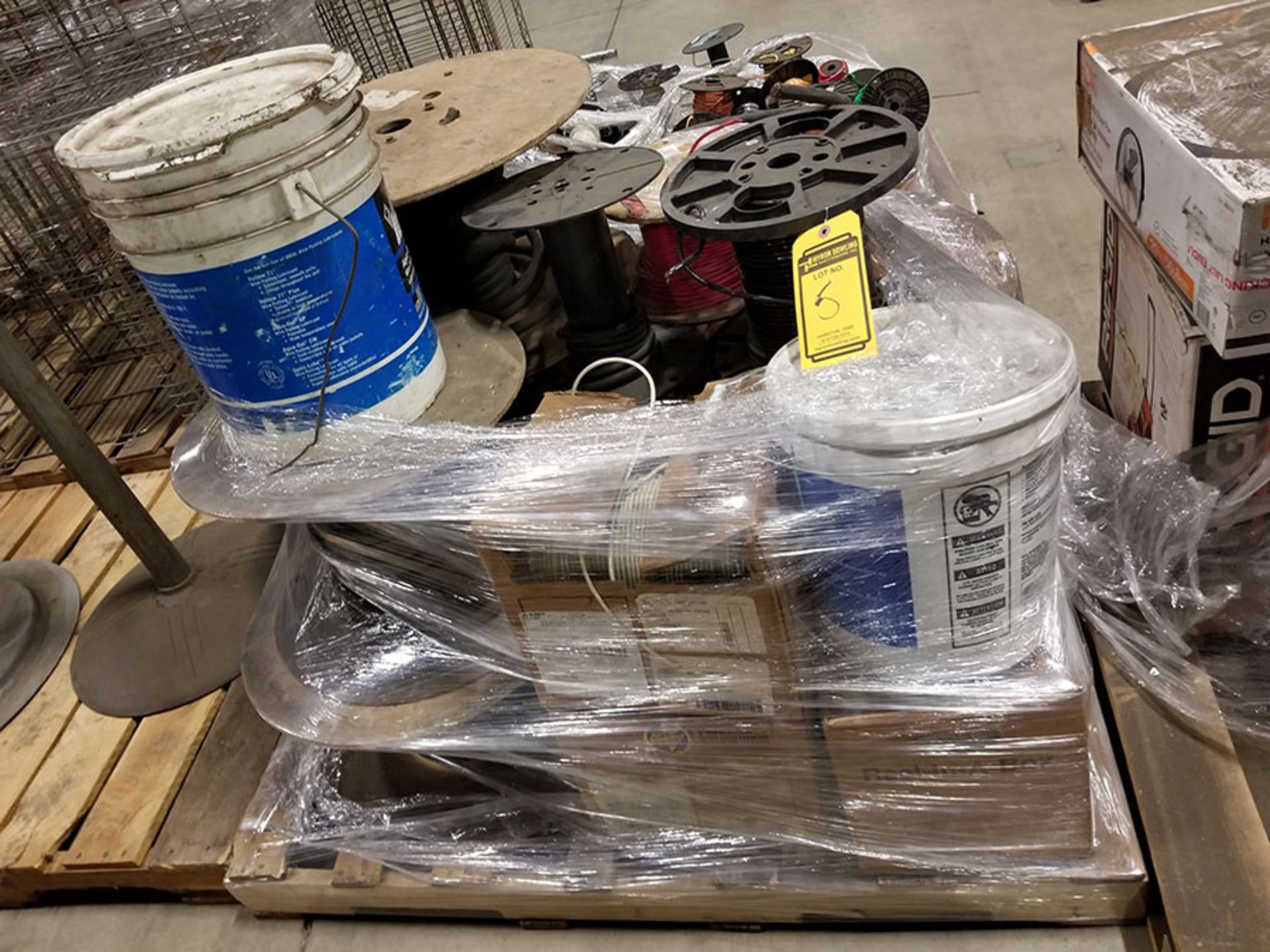 (2) PALLETS OF (30+) ASSORTED SPOOLS OF LOW VOLTAGE STRAND COPPER WIRE, INSULATED, SOME BRAIDED & - Bild 8 aus 8