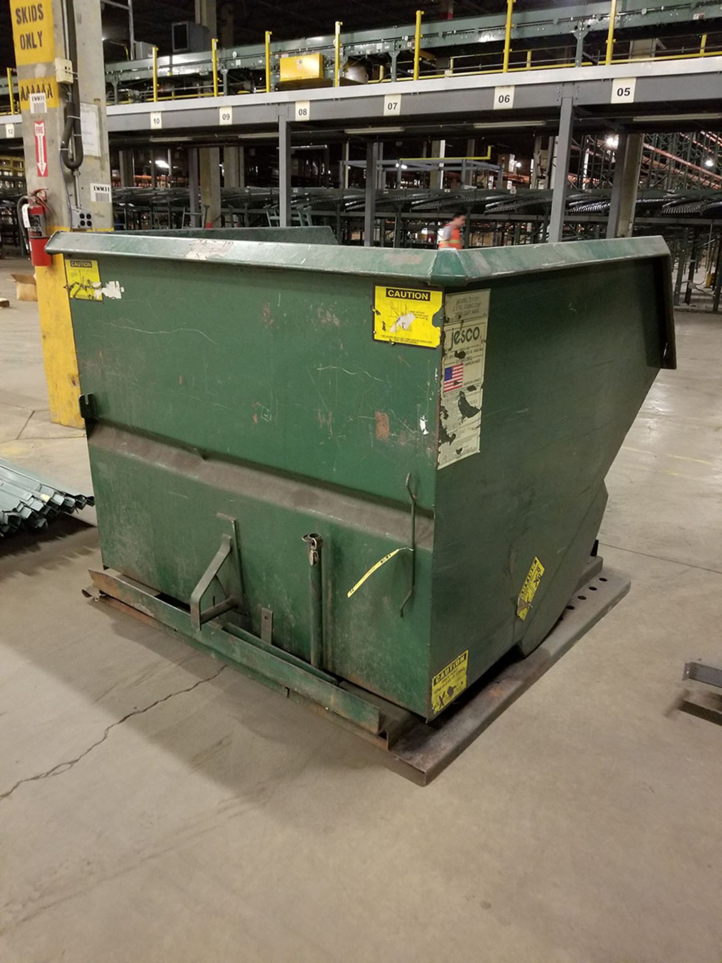 JESCO 2.5 YARD SELF-DUMPING HOPPER, 2,000 LB. CAPACITY - Image 6 of 6