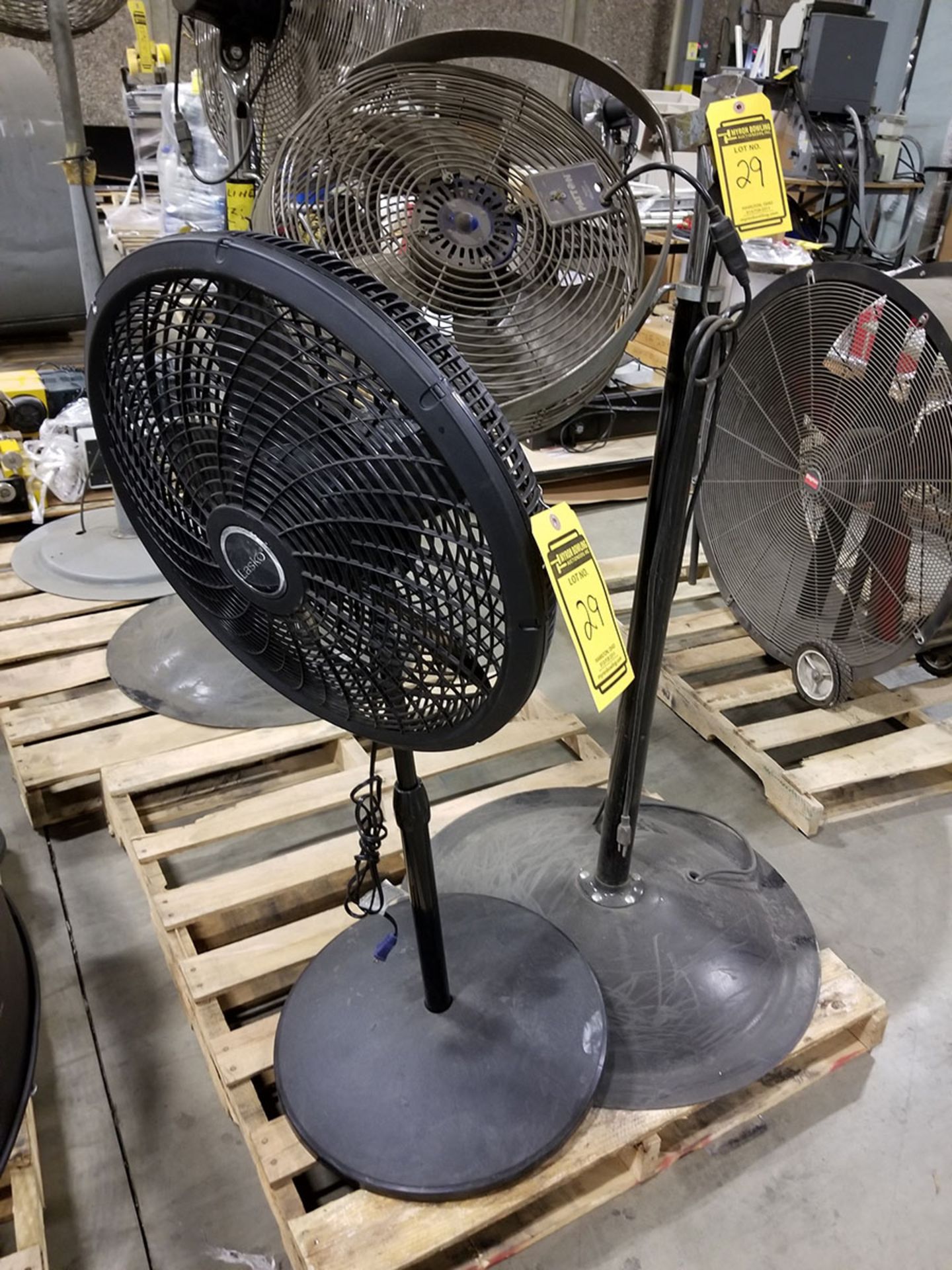 (4-6) ASSORTED PEDESTAL FANS – METAL & PLASTIC – 12’’ TO 24’’ - Image 4 of 9