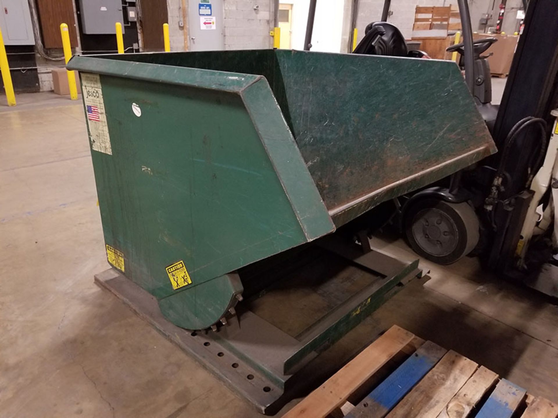 JESCO 2.5 YARD SELF-DUMPING HOPPER, 2,000 LB. CAPACITY - Image 2 of 5