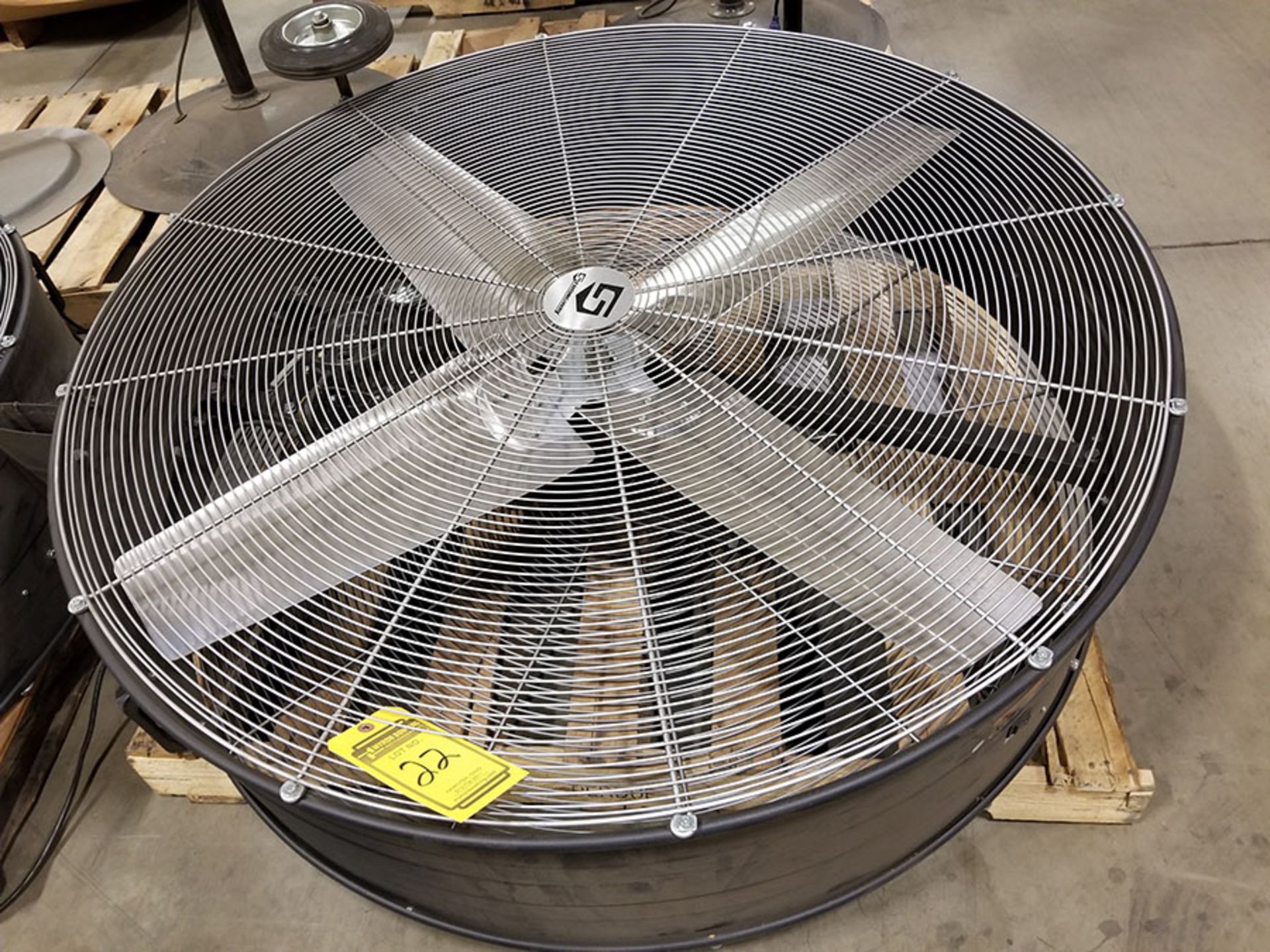 STRONGWAY 48’’ BELT DRIVE DRUM FANS, MODEL 49935, 120V, 60HZ, 9A, LO/HIGH SWITCH - Image 2 of 5