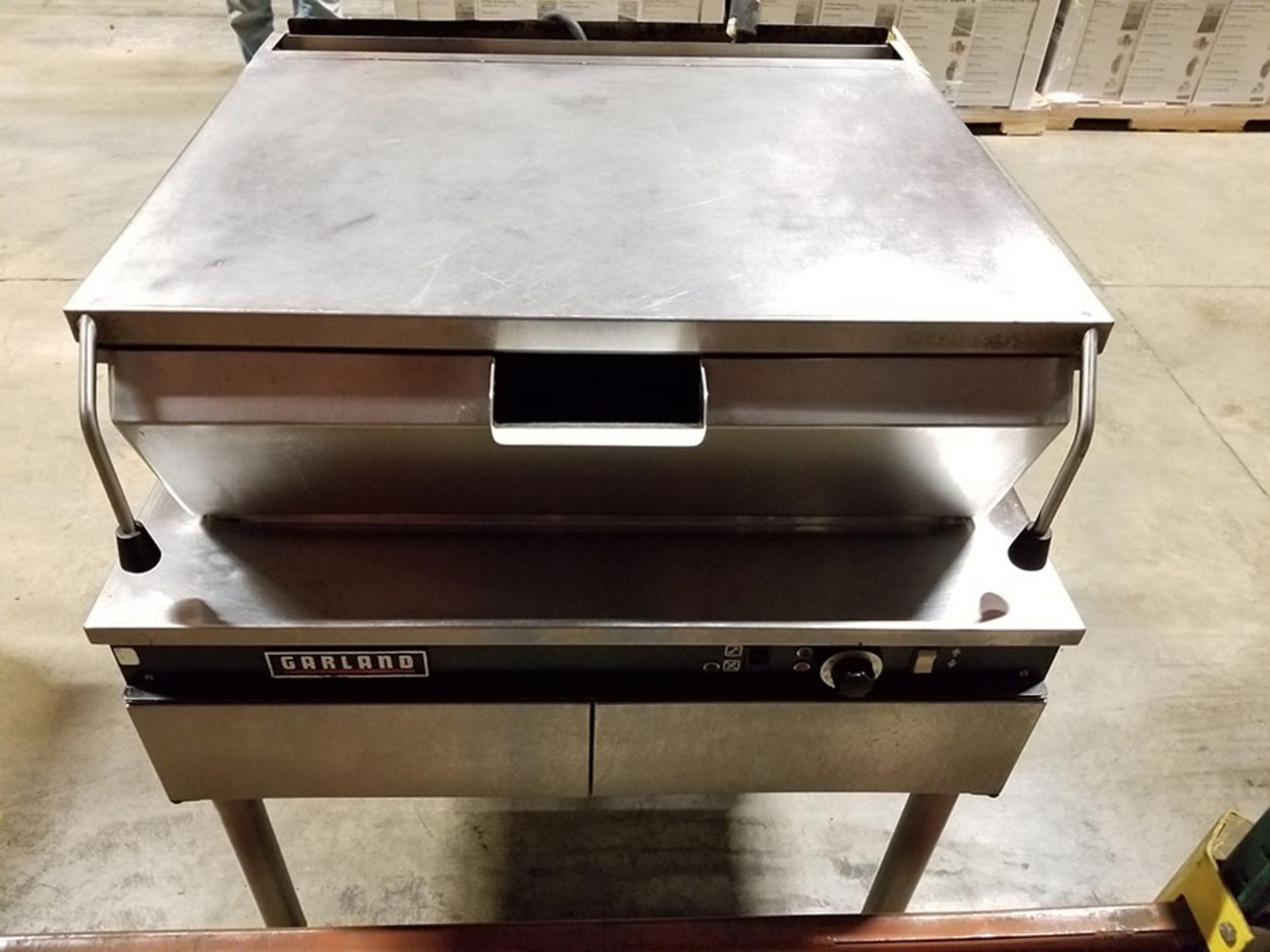 GARLAND OVEN, TOP LIFT, 425° MAX TEMP, 32’’ X 25 1/2’’ X 9’’ BASIN