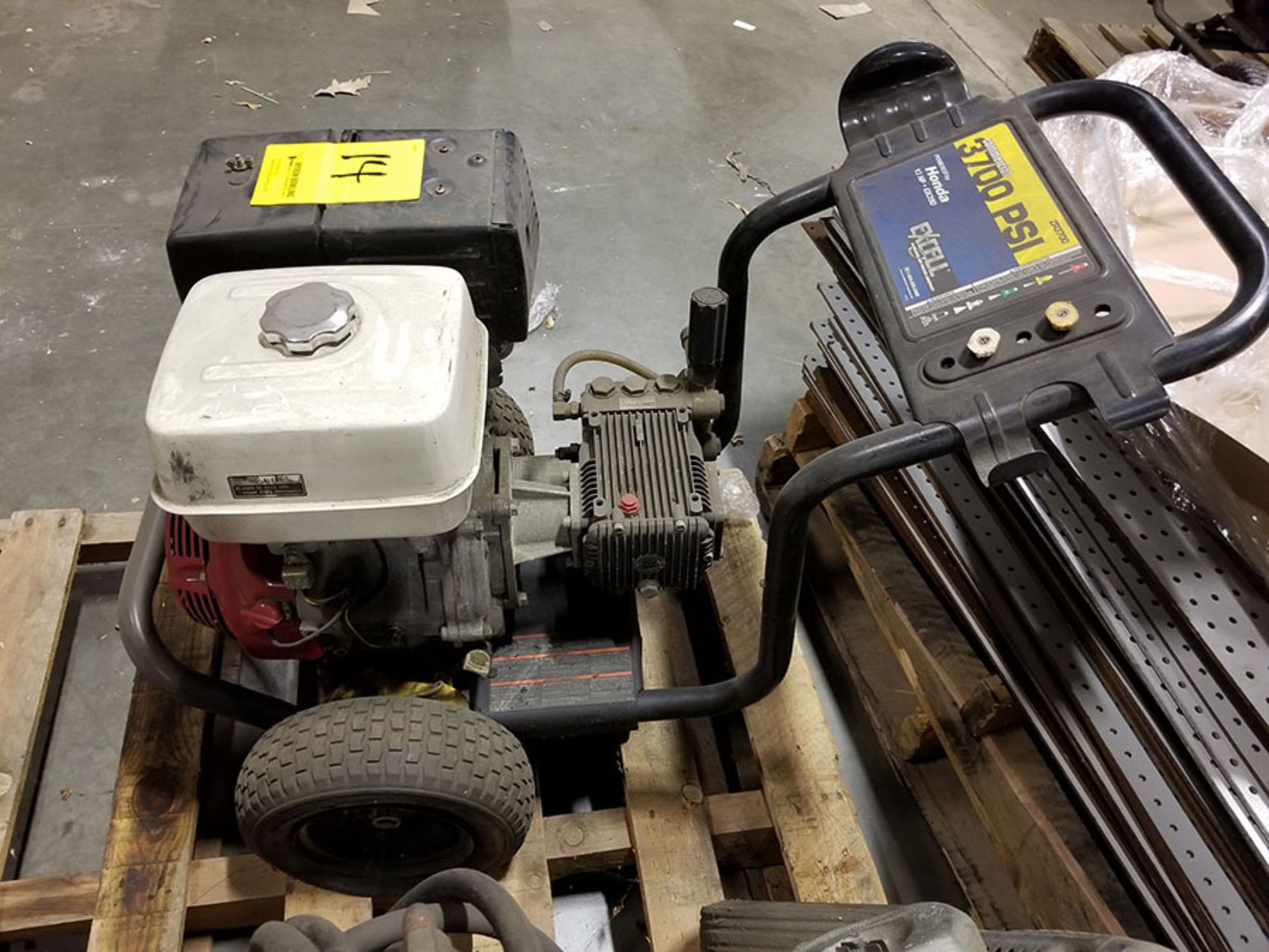 HONDA ZR3700 COMMERCIAL GAS POWERED PRESSURE WASHER, 13HP GX390 ENGINE