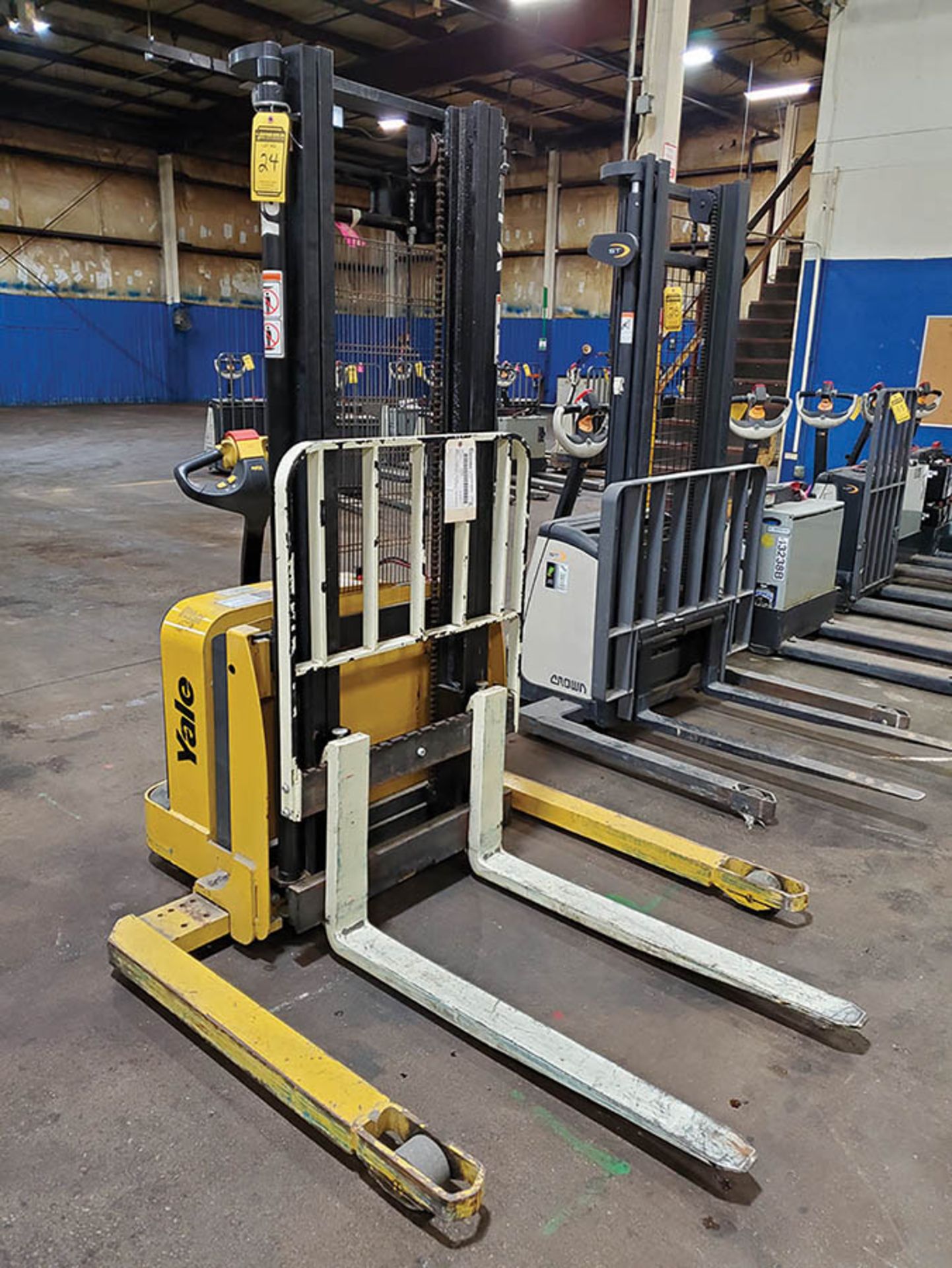 2007 YALE 2,000 LB. WALKIE STACKER, MODEL MSW020SEN24TV080, 125’’ LIFT HEIGHT, 80’’ LOWERED 2-