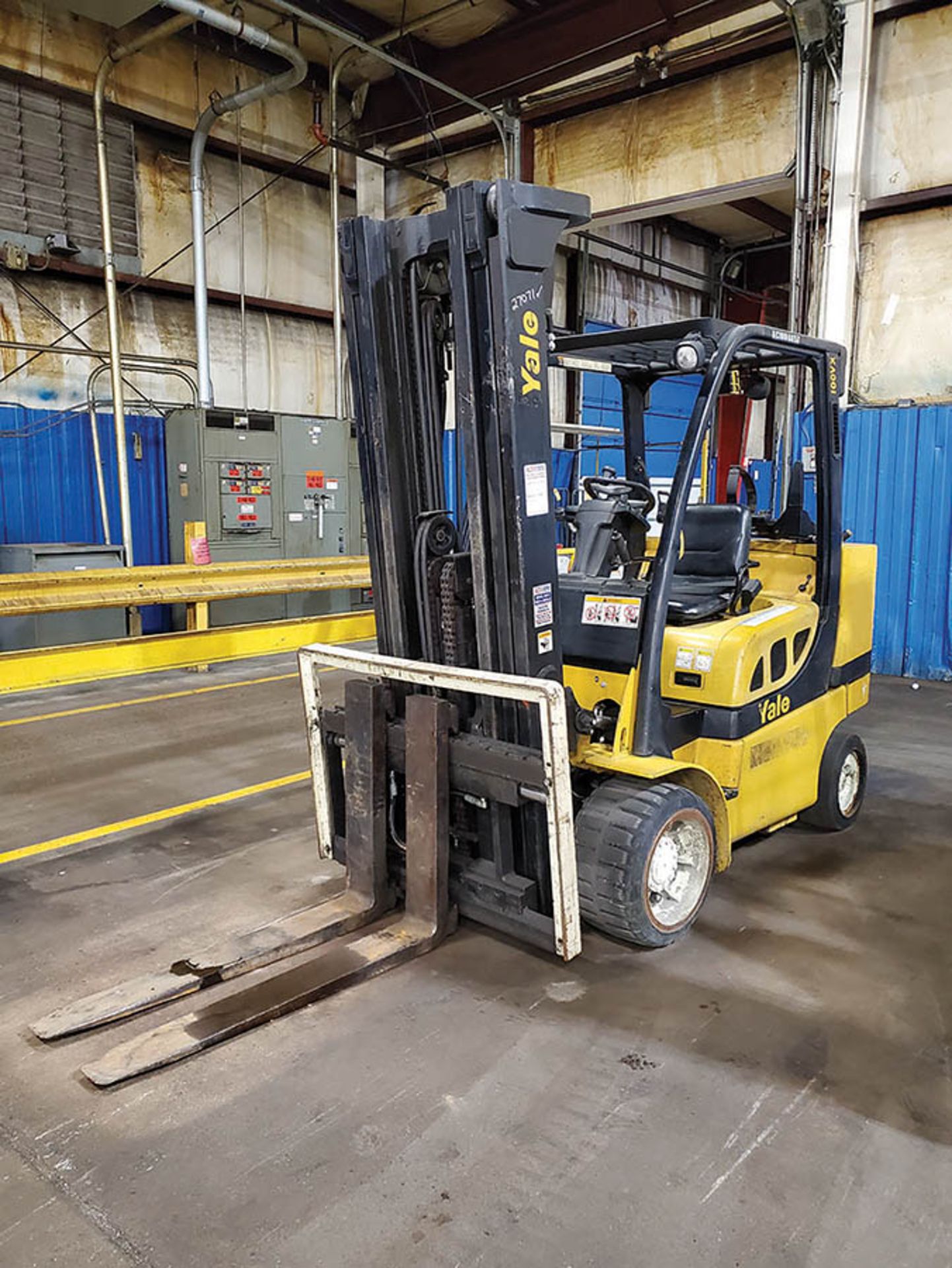 2008 YALE 10,000 LB. FORKLIFT, MODEL GLC100VXNGSE098, S/N E818V02665F ...