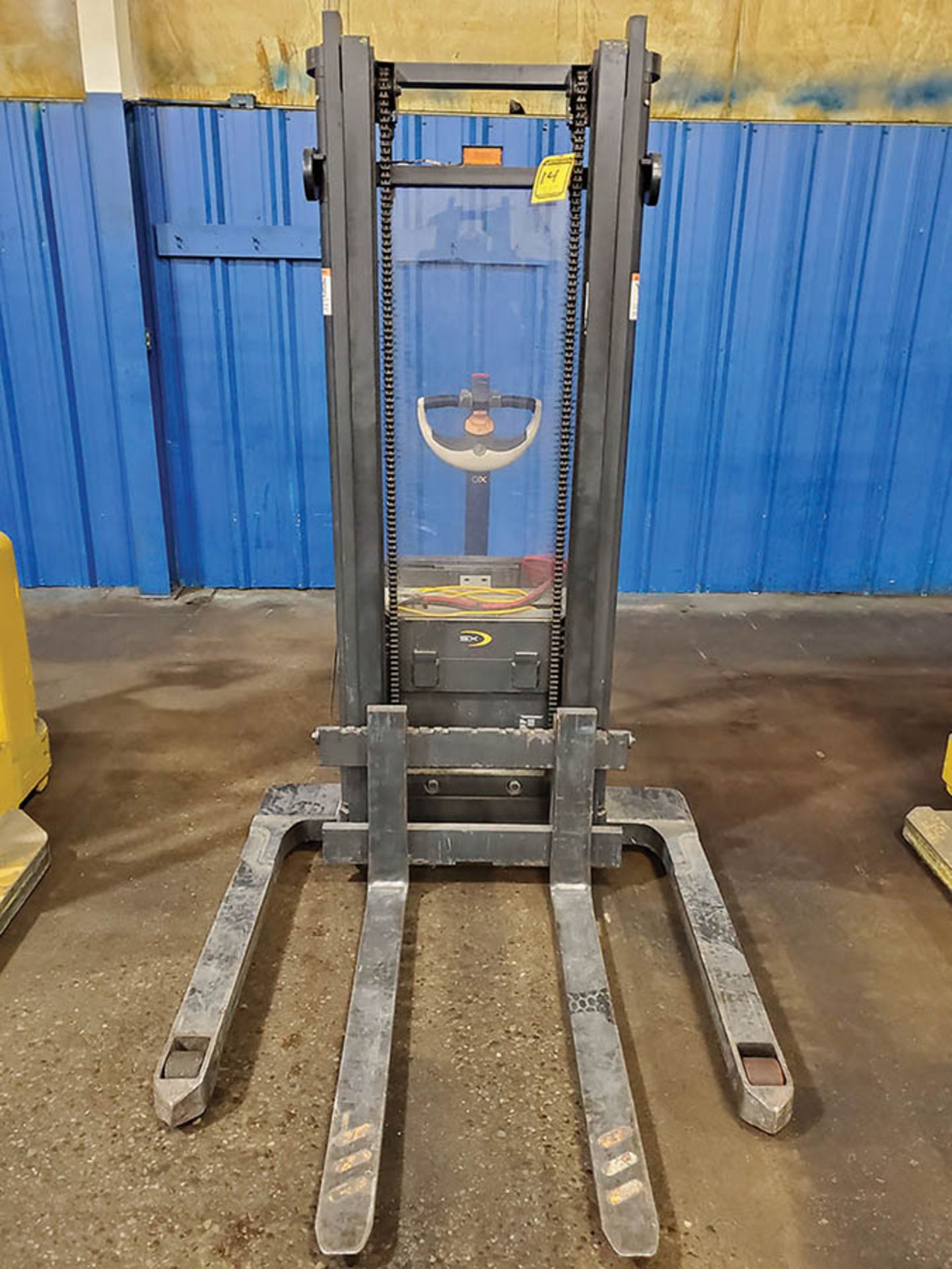 CROWN 3,000 LB. ELECTRIC WALKIE STACKER, MODEL SX3000-30, S/N 5A516776, 24-VOLT, 128’’ LIFT - Image 2 of 12