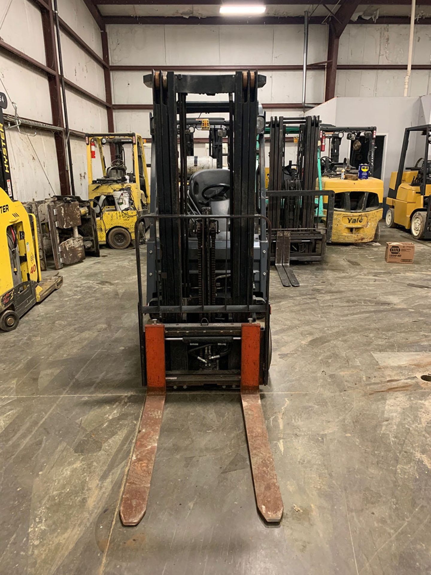 2015 TOYOTA 4,000-LB. FORKLIFT, MODEL: 8FGCU20, LPG, SOLID TIRES, SIDESHIFT, 3-STAGE MAST, 7,308 HRS - Image 2 of 9