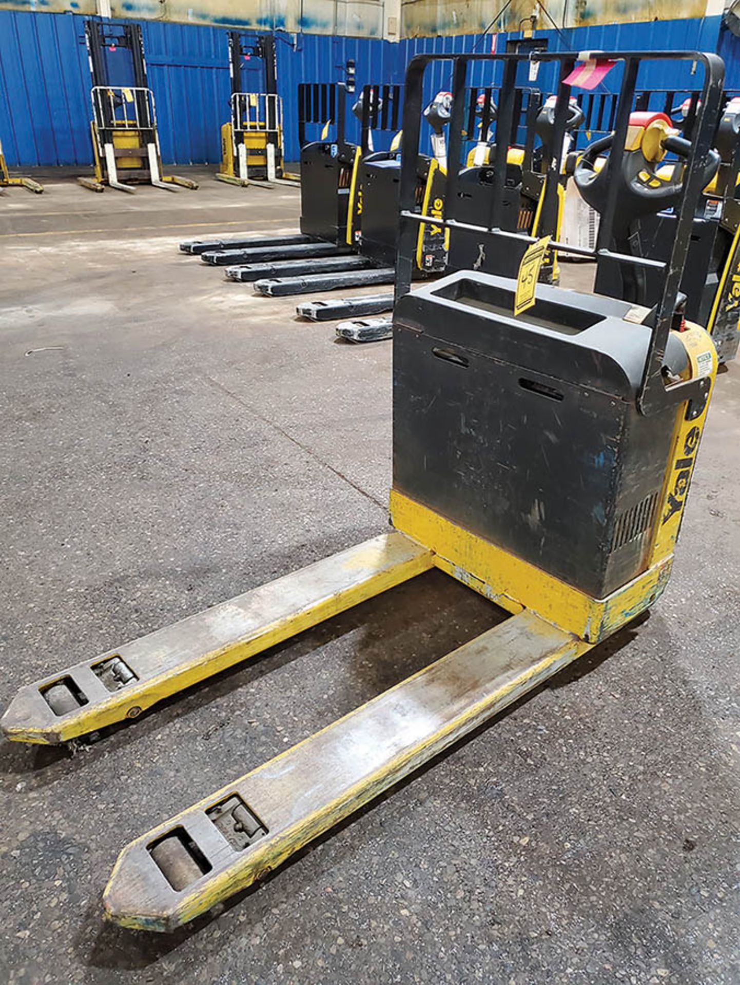 2014 YALE 4,000 LB. ELECTRIC WALK BEHIND PALLET JACK, MODEL MPB040-EN24T2745, 24-VOLT, 200 A.H., - Image 6 of 9